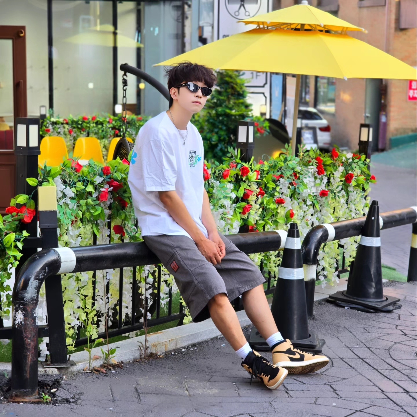 Stussy Skull Crest T-Shirt White, Jordan 1 Retro High OG Vachetta Tan 착용 스타일 - 9