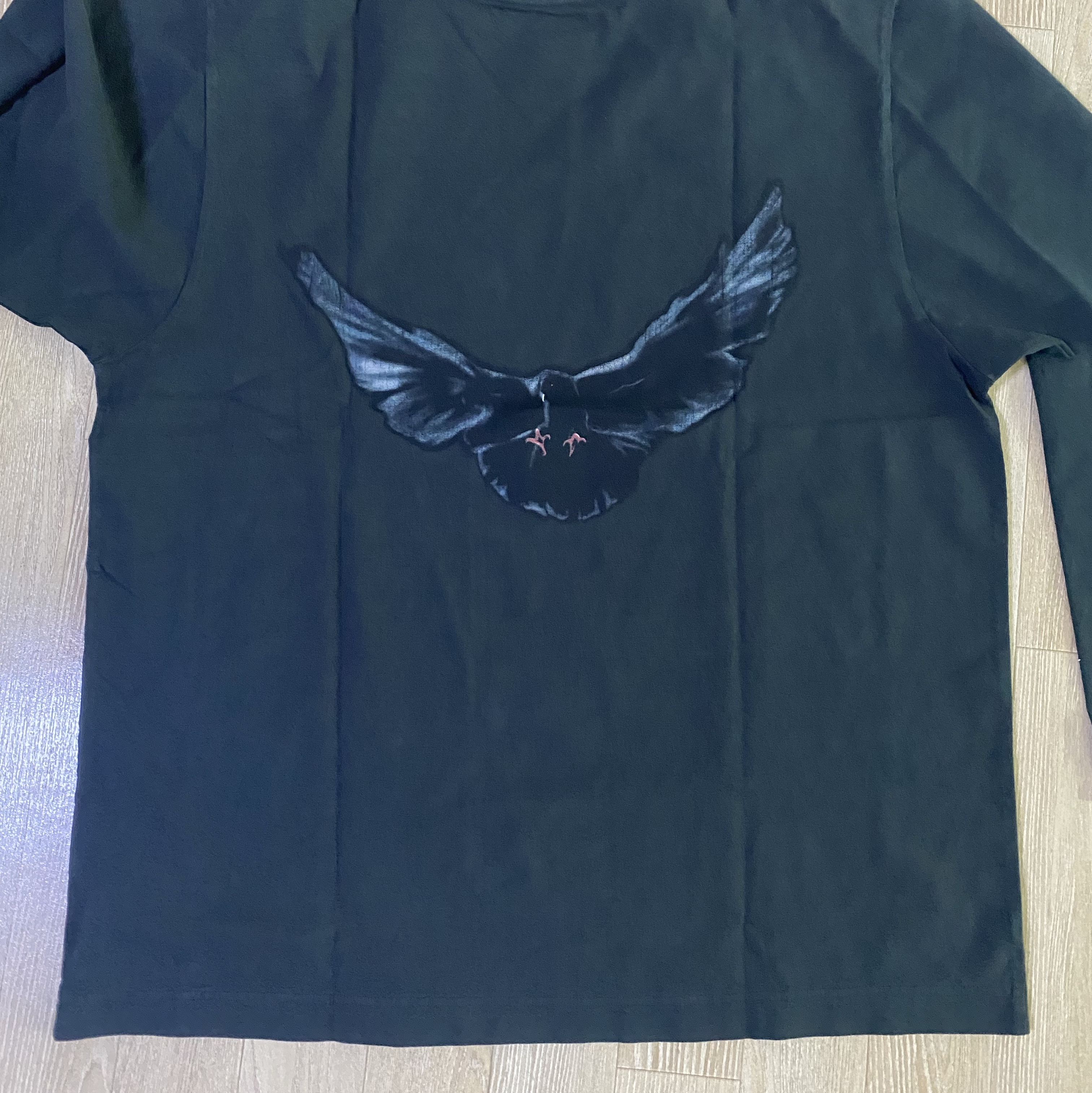 Yeezy Gap Engineered By Balenciaga Dove Long Sleeve T-Shirt Black 착용 스타일