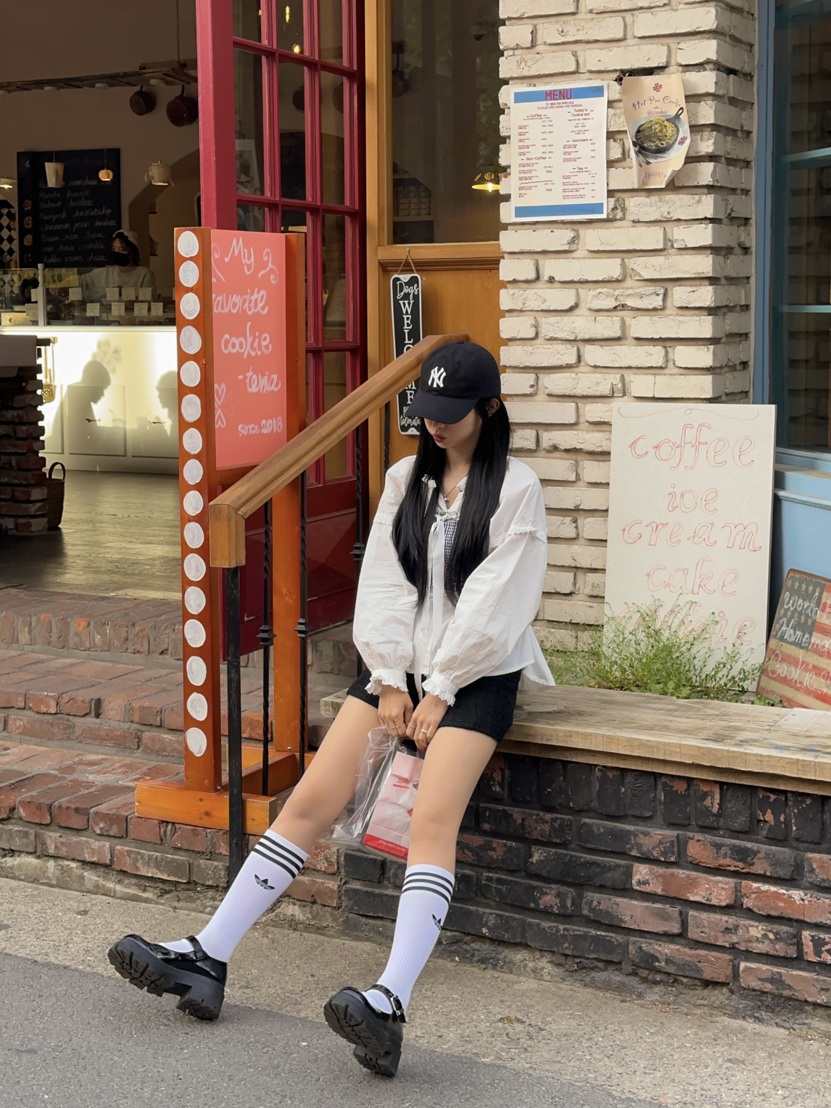 (W) Zara Buckled Track-Sole Mary Jane Ballerina Flat Shoes Black, Gucci Blind for Love Necklace Silver 착용 스타일 - 3