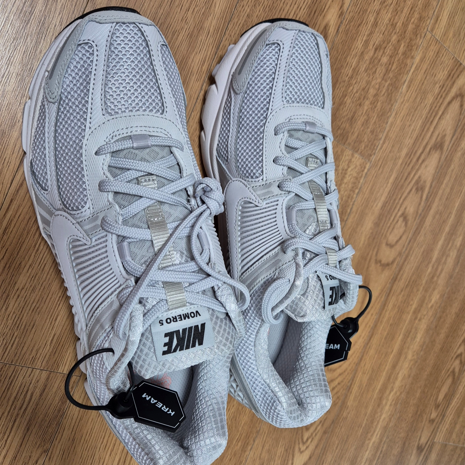 Nike Zoom Vomero 5 SP Vast Grey 2023 착용 스타일 - 7