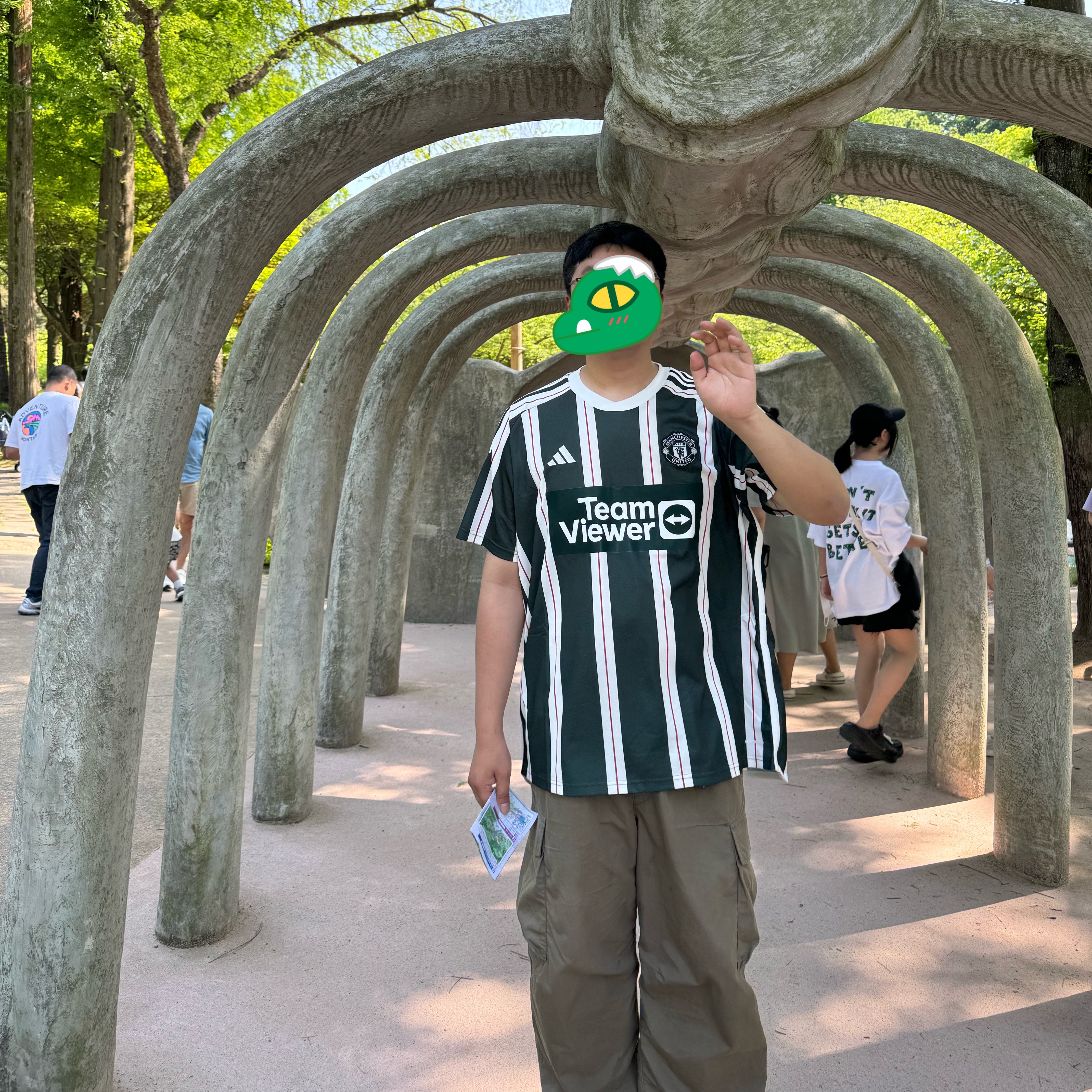 Adidas Manchester United 2023/24 Away Jersey Green Night Core White - US Sizing (Non Marking Ver.) 착용 스타일