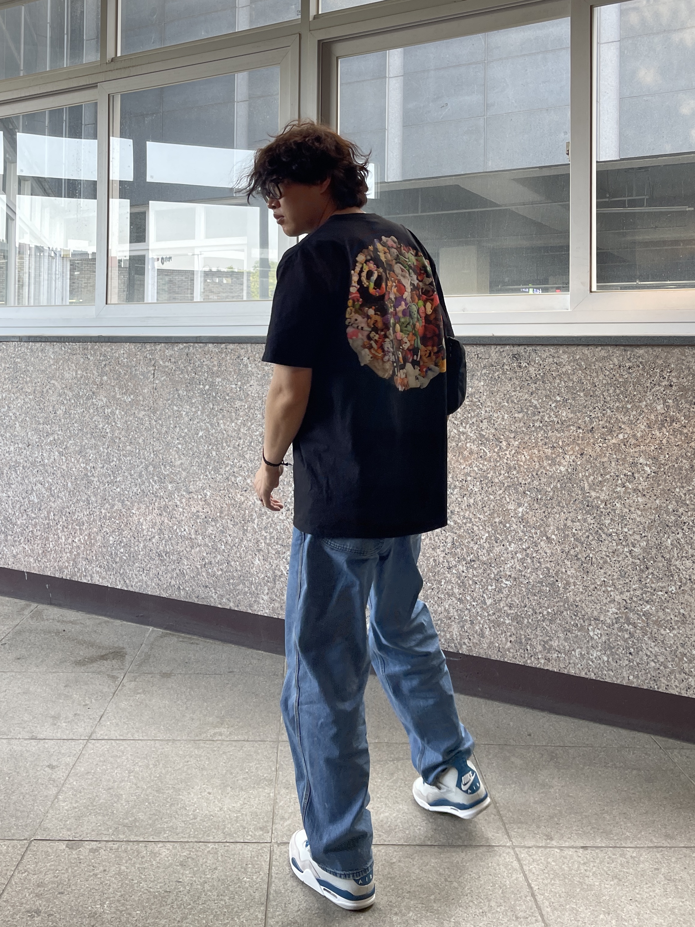 Stussy Plush T-Shirt Black, Jordan 4 Retro Industrial Blue 착용 스타일 - 1