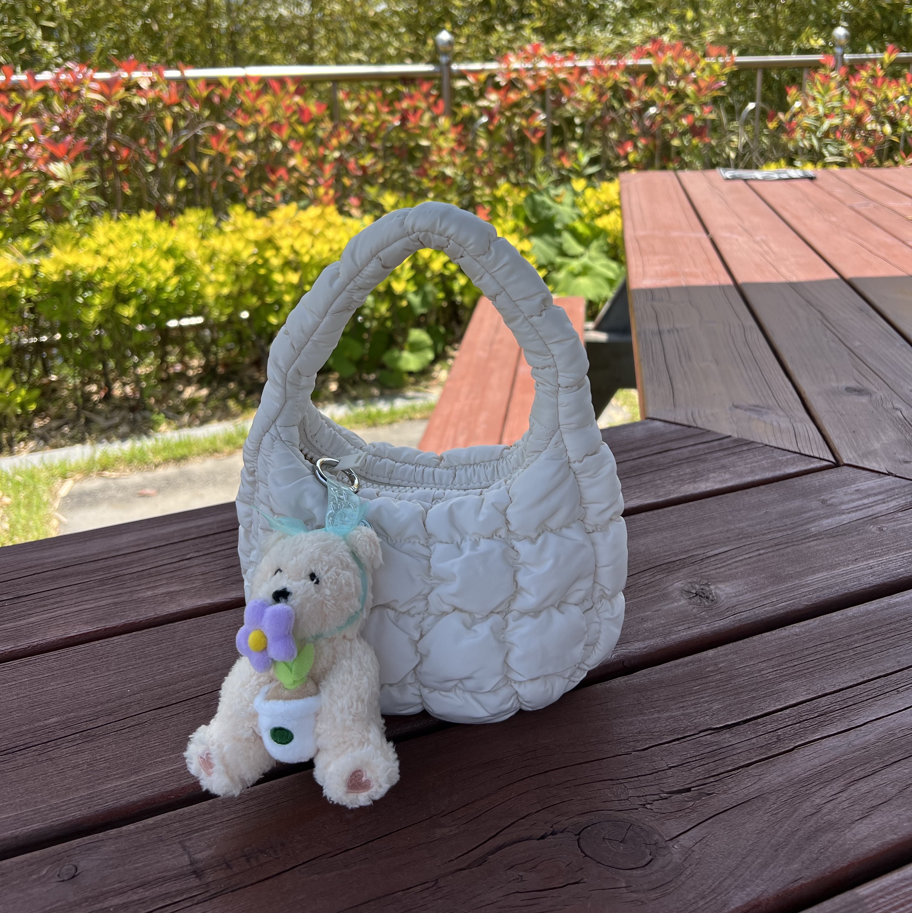 COS Quilted Micro Bag Off White, Starbucks 24 Thanks Flower Bearista Keychain 착용 스타일