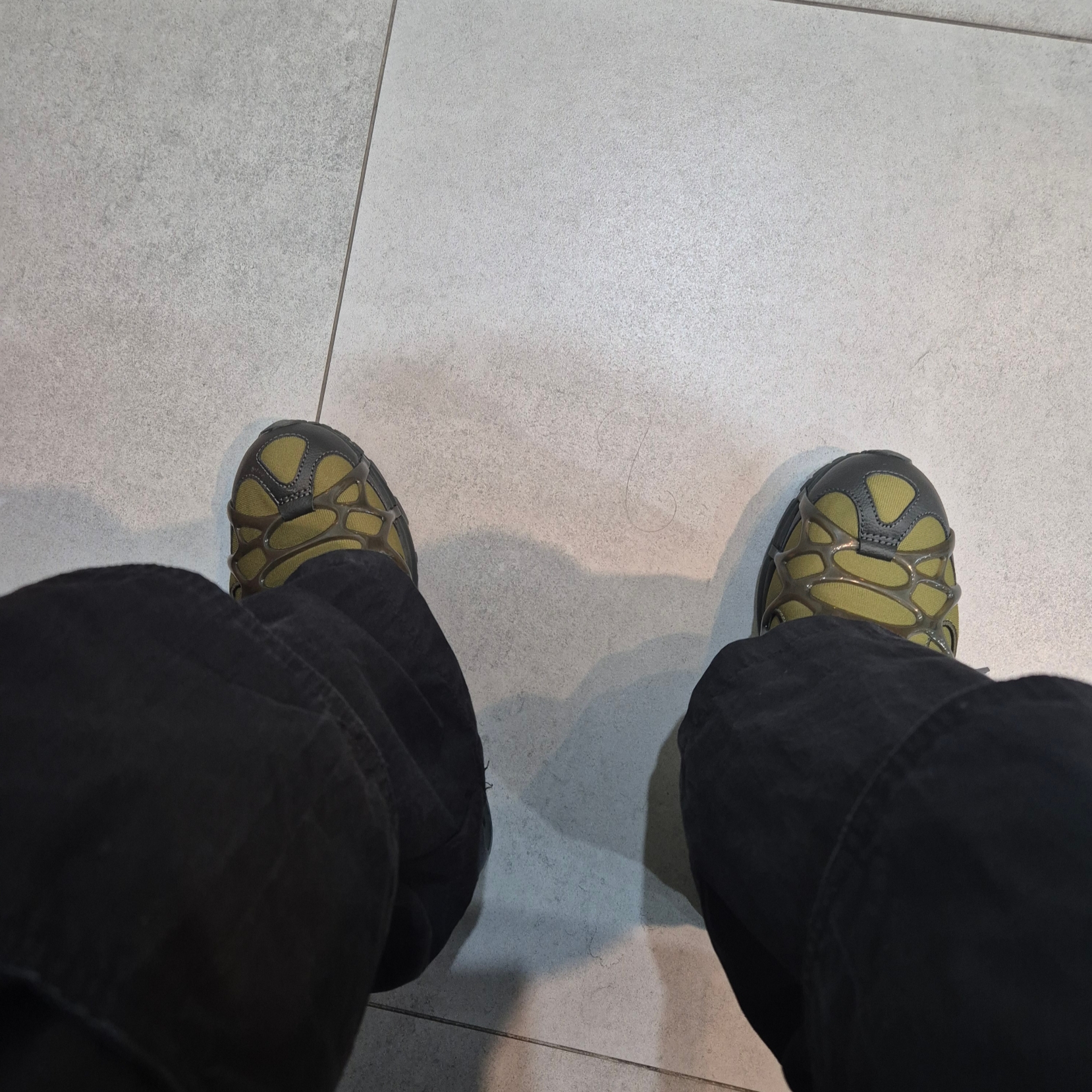 Nike Air Kukini Pilgrim Sequoia 착용 스타일