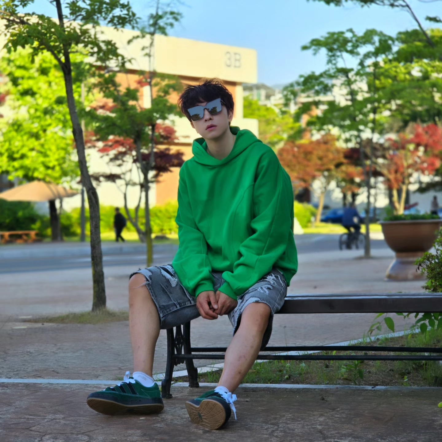 Grailz Geometry Hoodie Celtic Green, Adidas x YNuK Adimatic Dark Green Core Black 착용 스타일 - 1