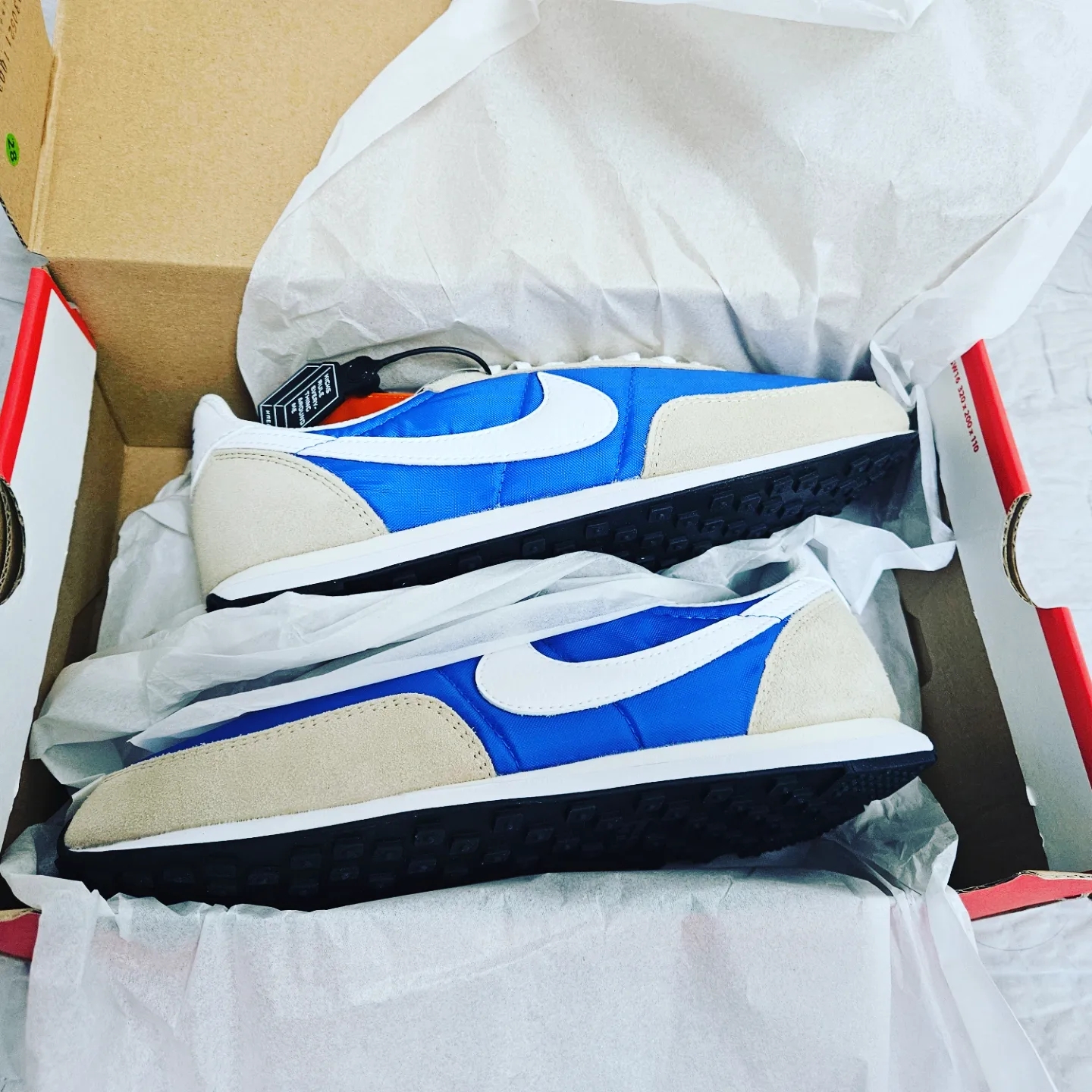 Nike Waffle Trainer 2 Hyper Royal Rattan 착용 스타일 - 4