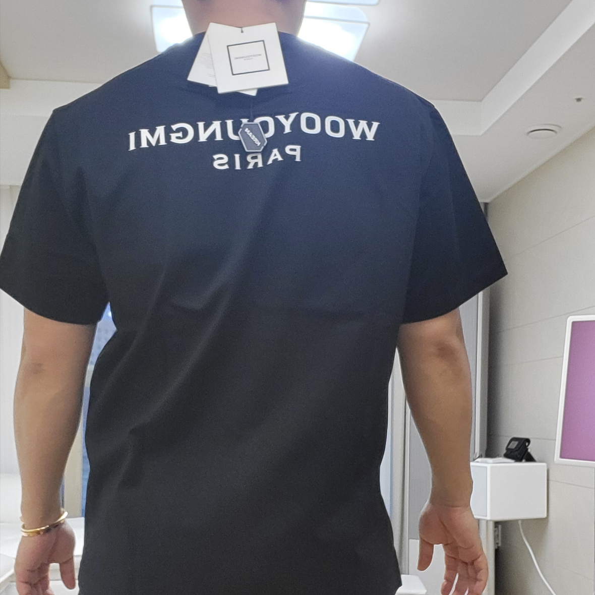 Wooyoungmi Cotton Back Logo T-Shirt Black - 23FW 착용 스타일 - 2