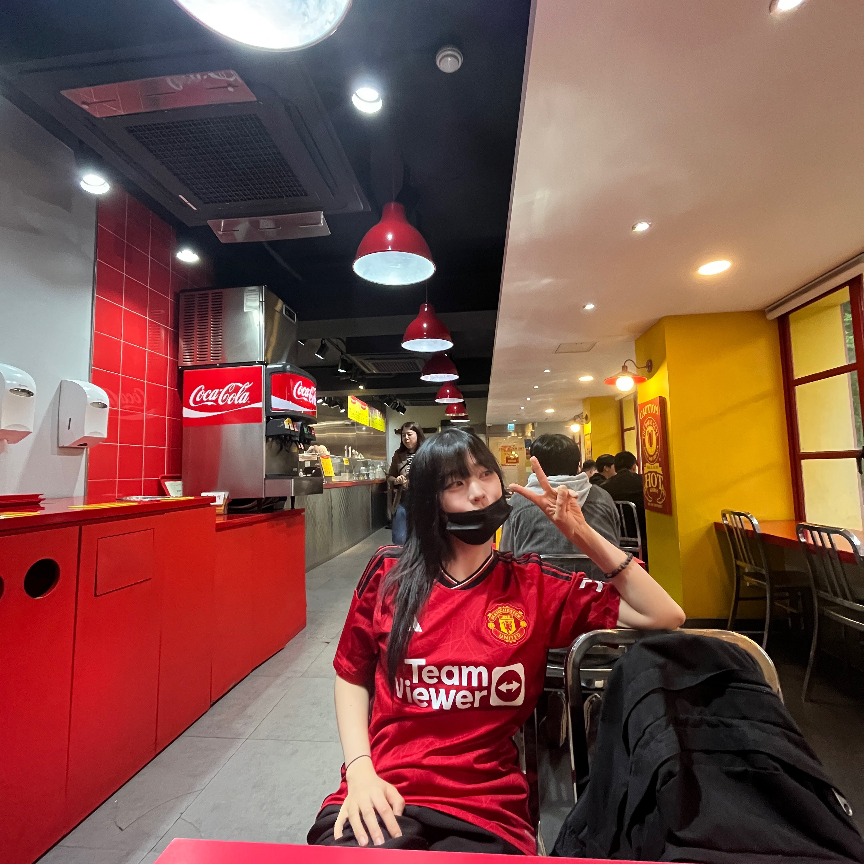 Adidas Manchester United 2023/24 Home Jersey Team Collegiate Red - KR Sizing (Non Marking Ver.), Adidas Manchester United 2023/24 Home Jersey Team Collegiate Red - US Sizing (Non Marking Ver.) 착용 스타일 - 1