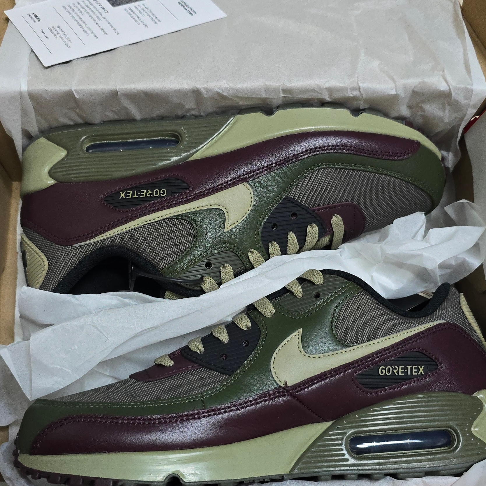 Nike Air Max 90 Gore-Tex Medium Olive Cargo Khaki 착용 스타일