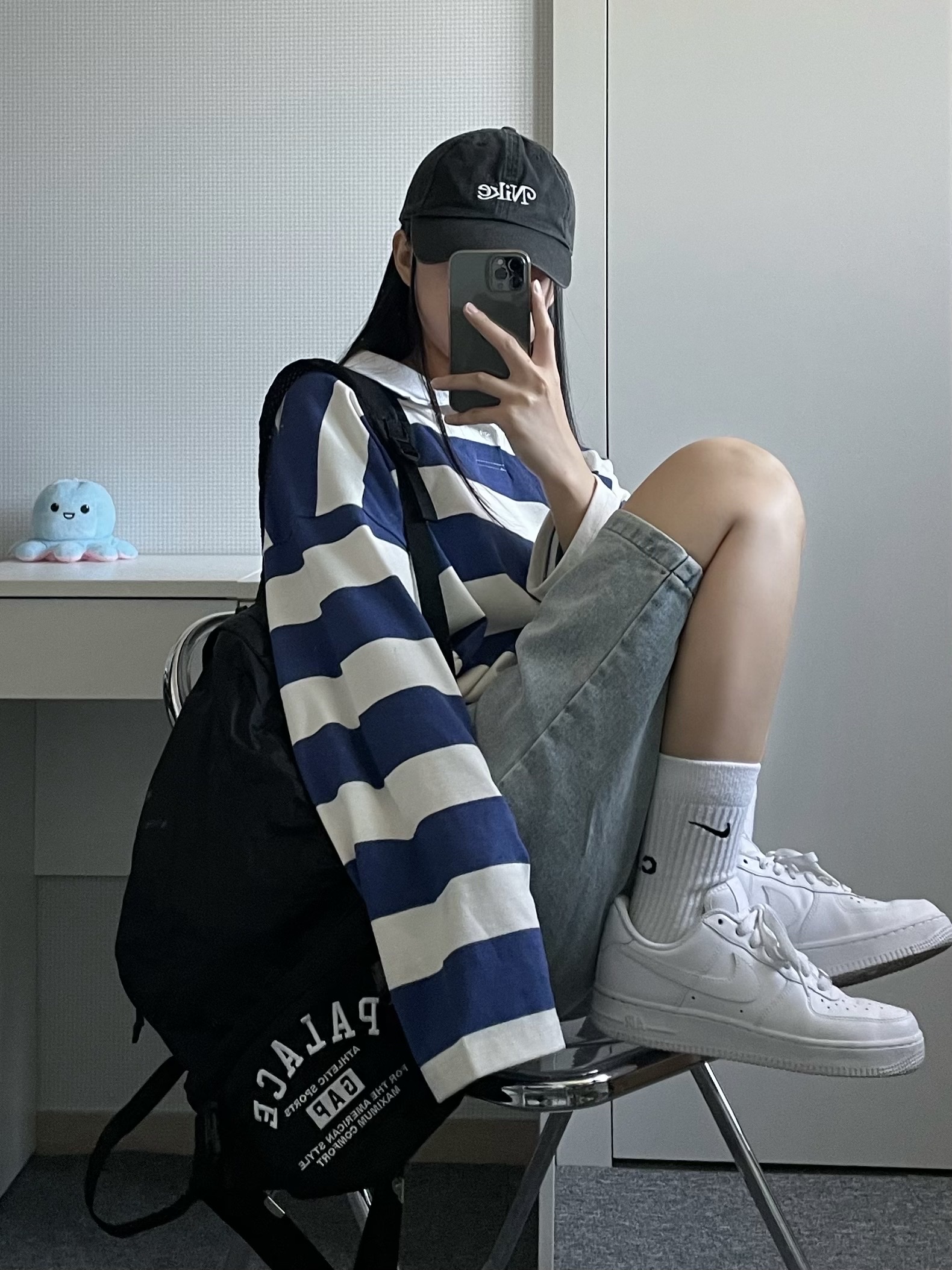 Palace x Gap Backpack Black - 24SS, (W) Nike Air Force 1 '07 Low White 착용 스타일 - 1