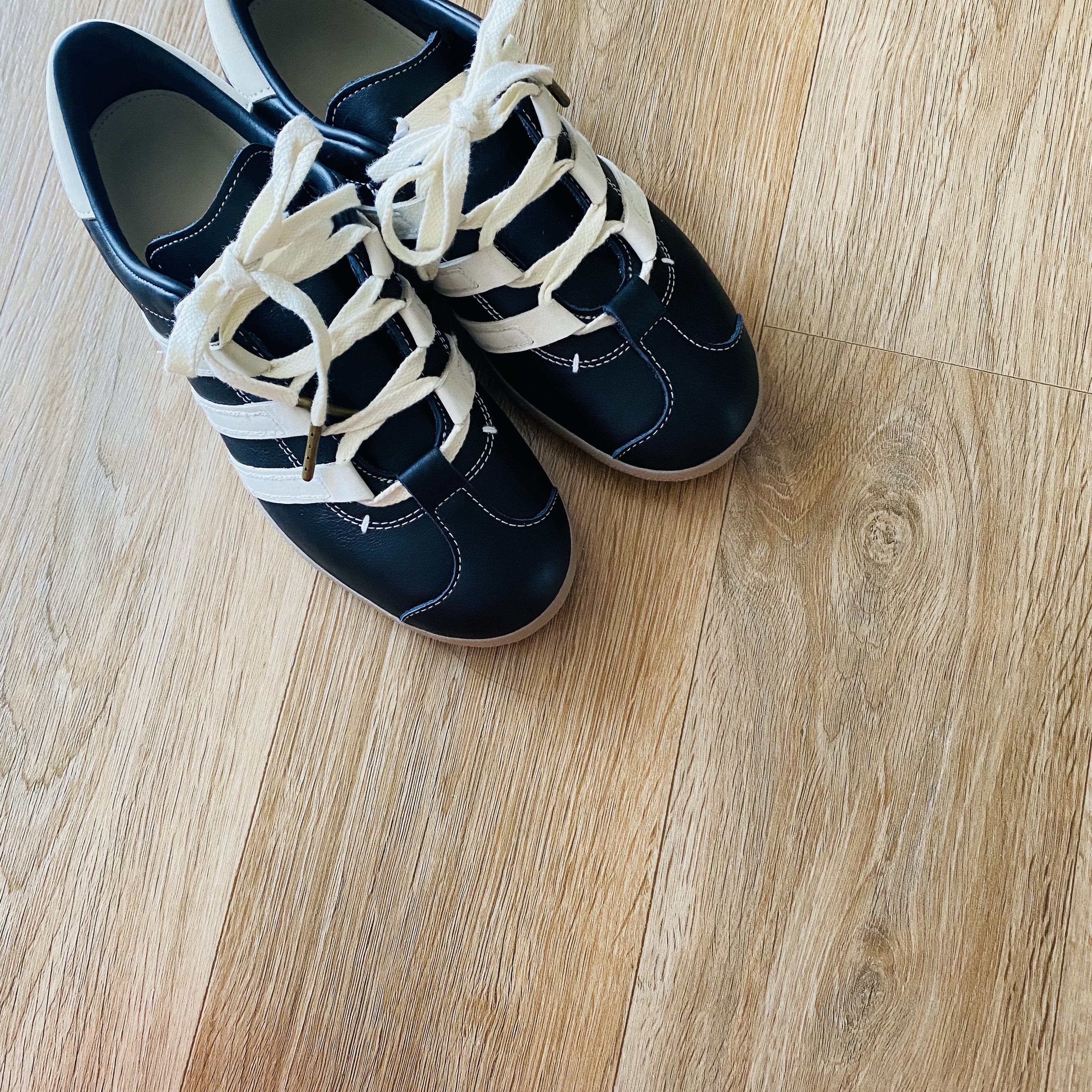 Adidas x Foot Industry Gazelle Core Black Cream White 착용 스타일