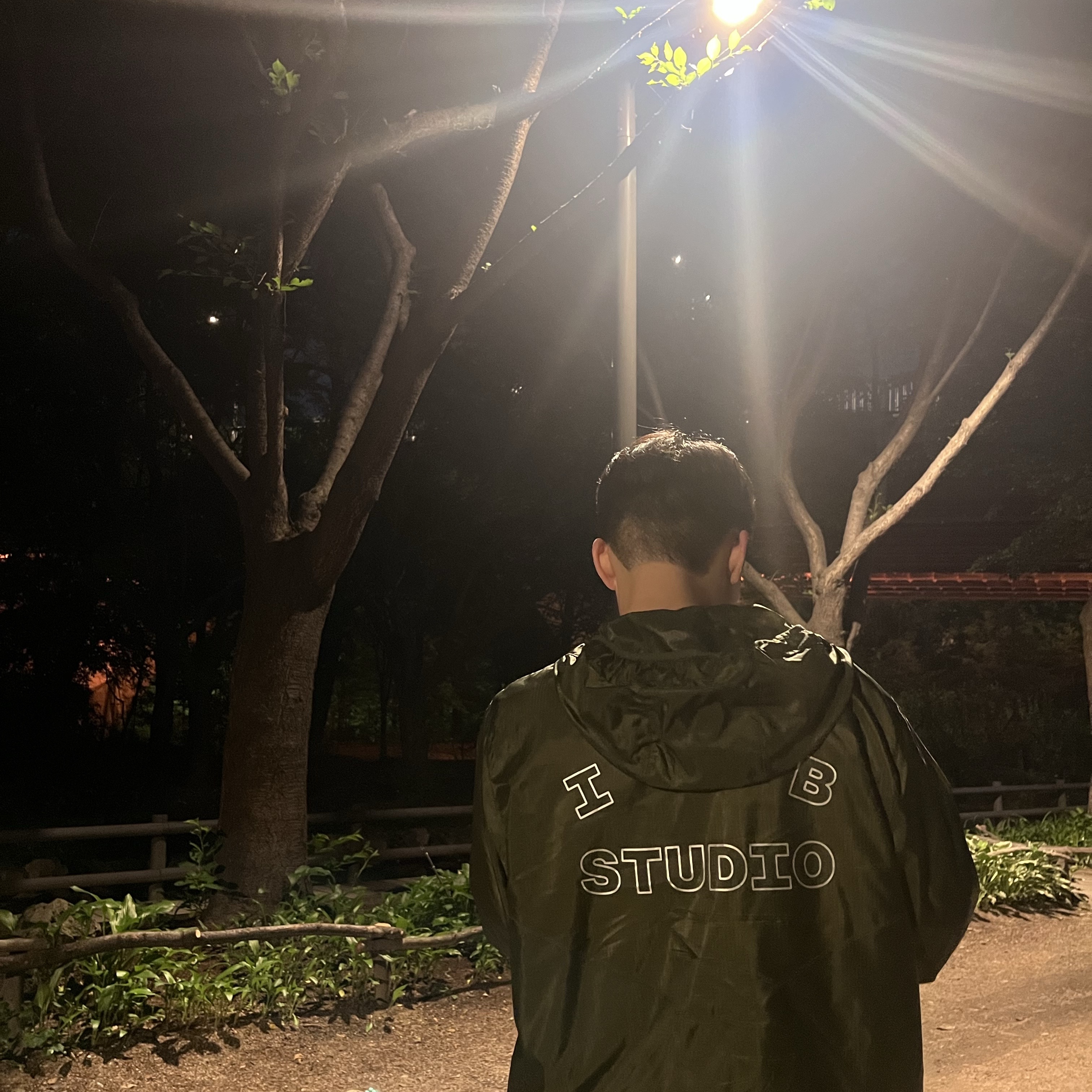 IAB Studio Ripstop Wind Jacket Deep Green 착용 스타일