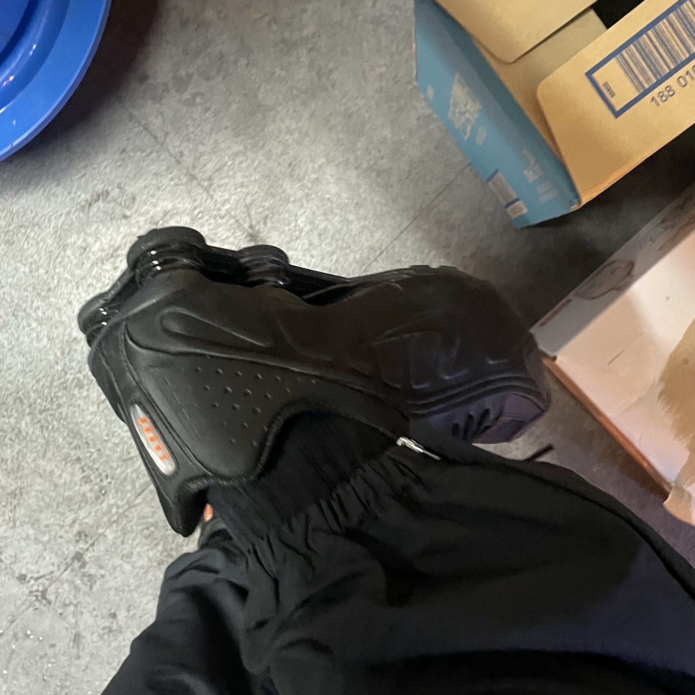 (W) Nike Shox R4 Black 착용 스타일