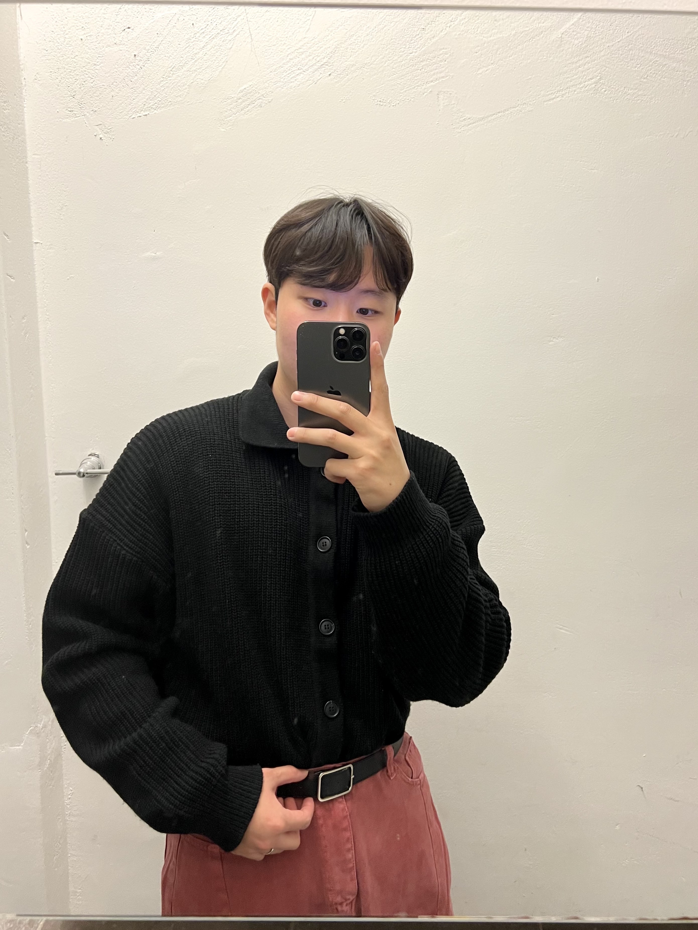 [S등급] Refurbished iPhone 14 Pro 256GB Space Black 착용 스타일