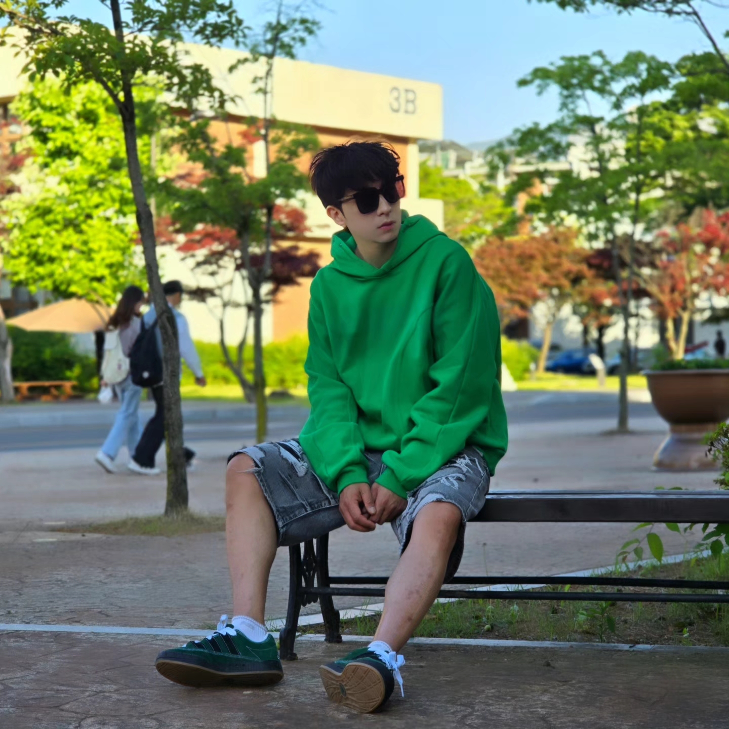 Grailz Geometry Hoodie Celtic Green, Adidas x YNuK Adimatic Dark Green Core Black 착용 스타일 - 2