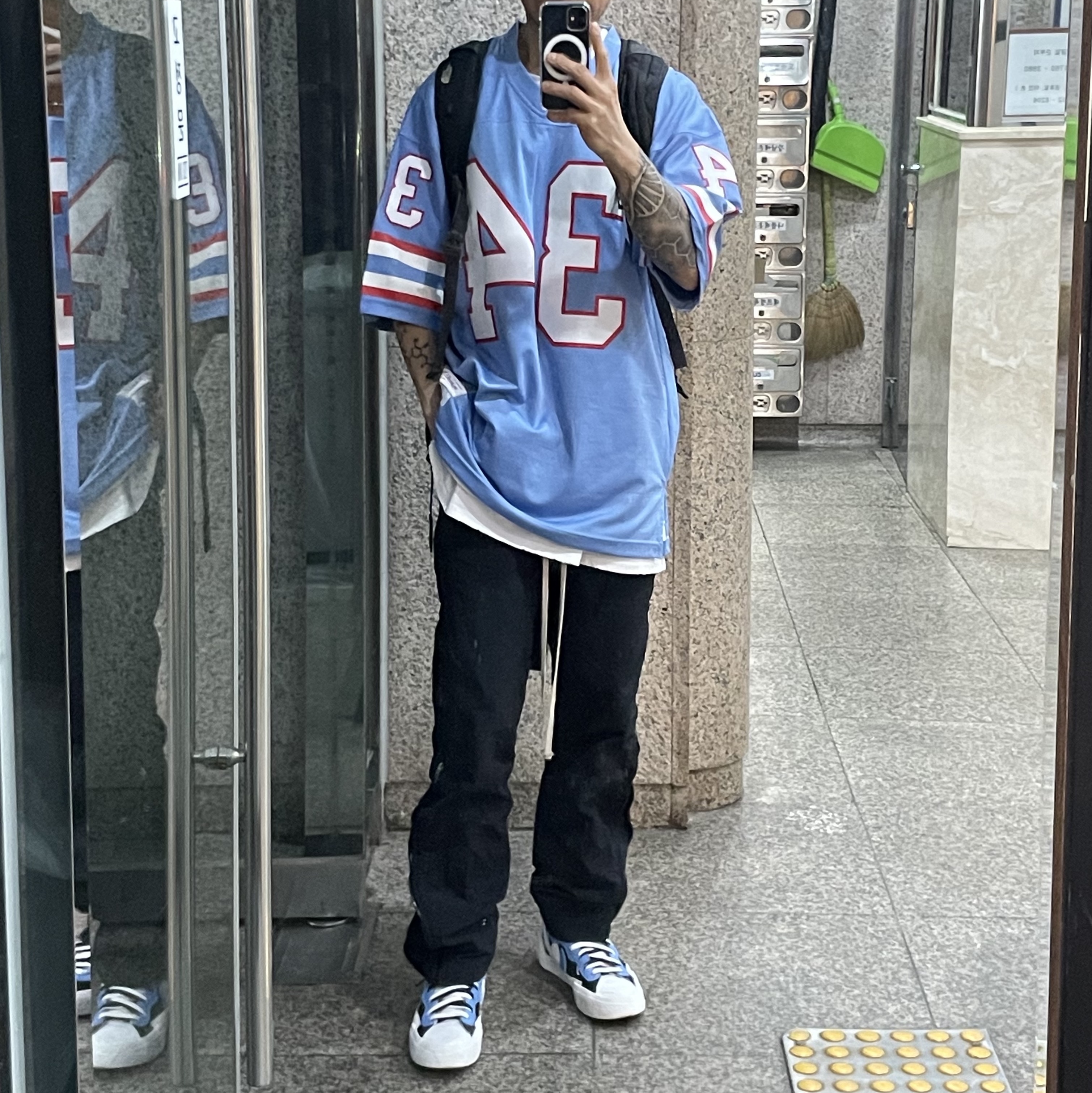 Nike x Sacai Blazer Mid White Black Legend Blue 착용 스타일