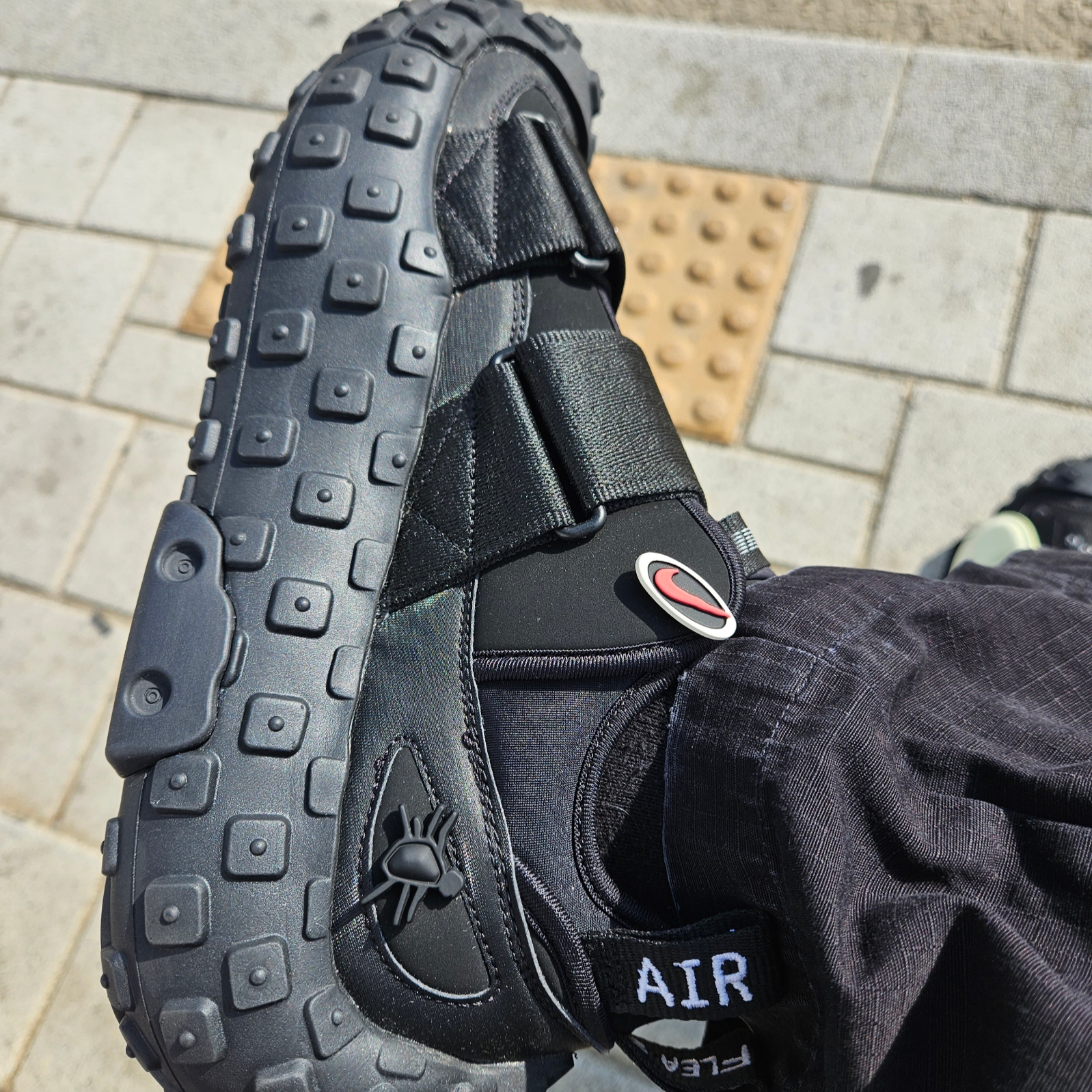Nike x Cactus Plant Flea Market Air Flea 2 Black Alabaster 착용 스타일 - 2