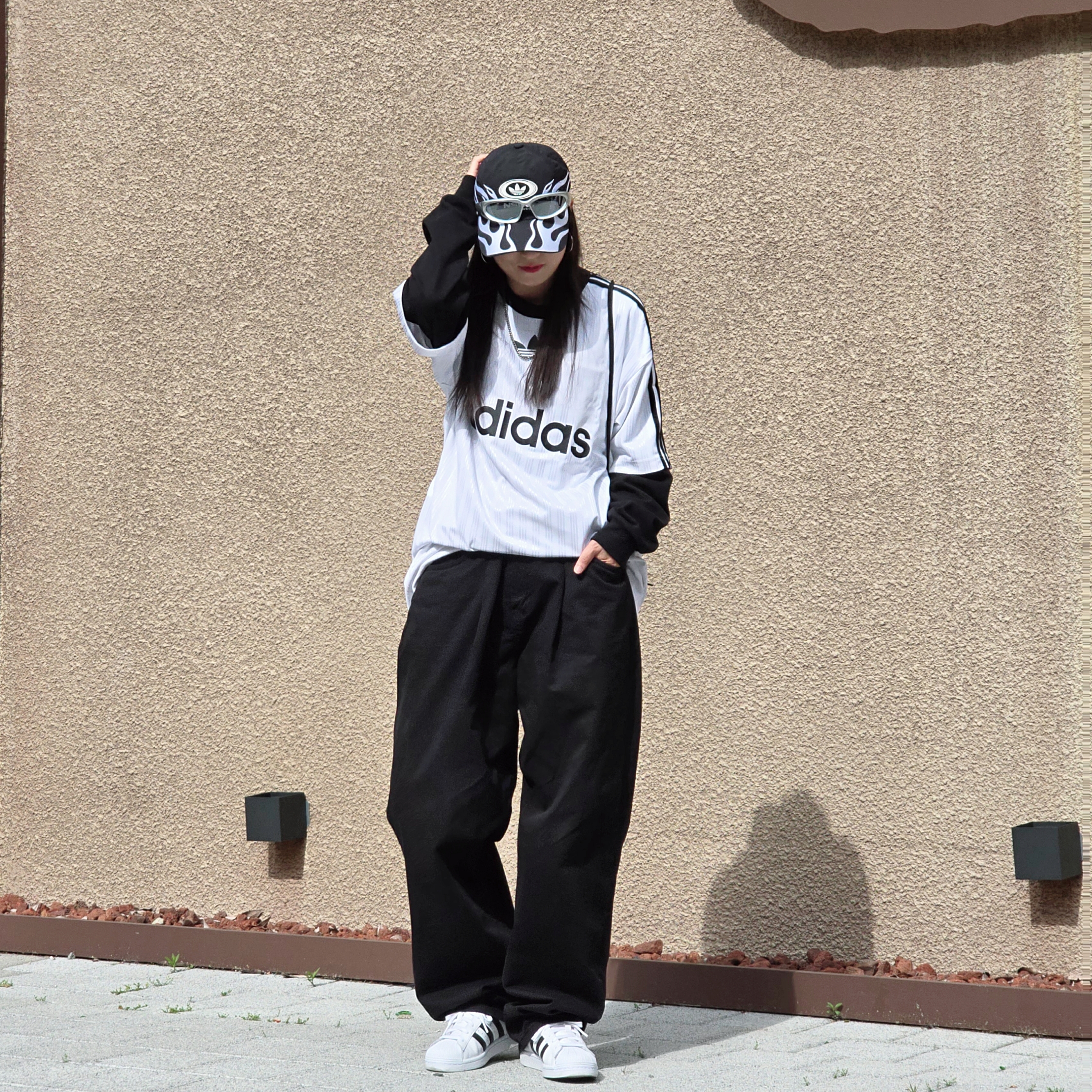 Adidas x NSRC Cap Black, Adidas Adicolor T-Shirt White Black - KR Sizing 착용 스타일 - 2