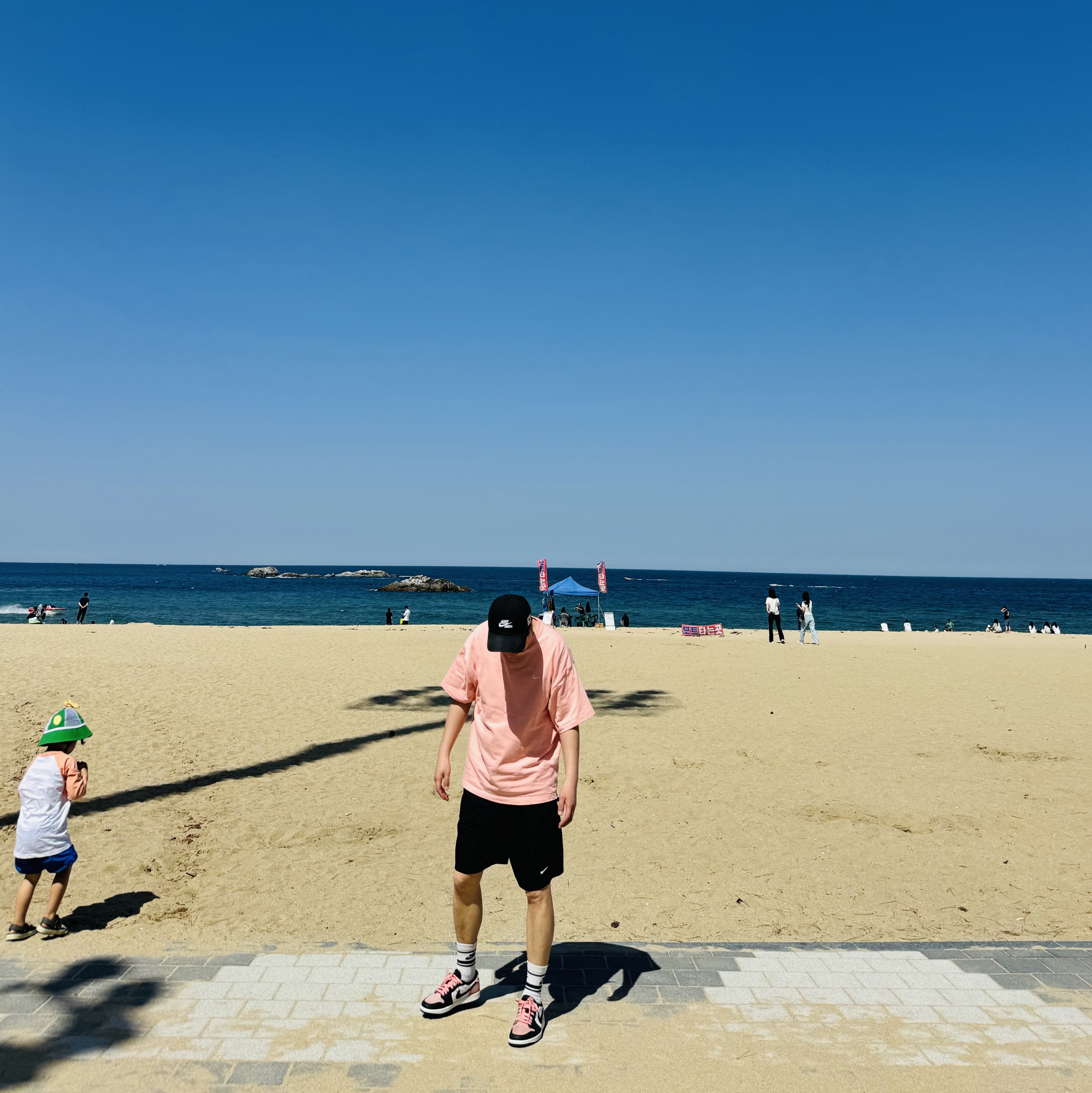 Nike H86 Korea Cap Black, Nike NRG Solo Swoosh T-Shirt Bleached Coral - US/EU 착용 스타일 - 1
