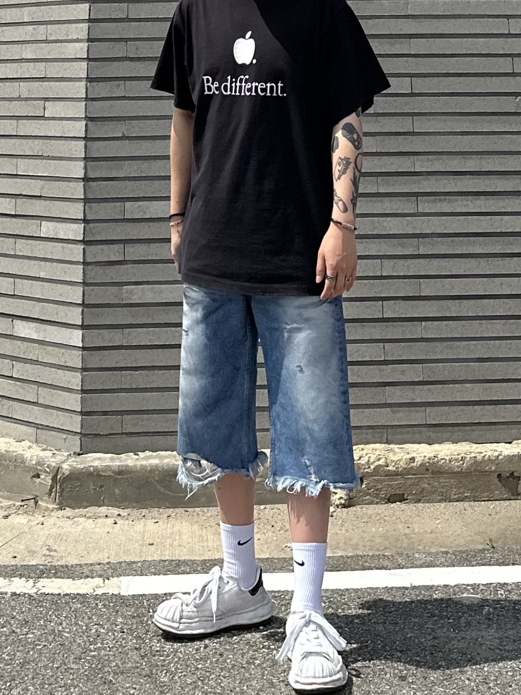 Maison Mihara Yasuhiro Blakey OG Sole Canvas Low-top Sneakers White 착용 스타일 - 2