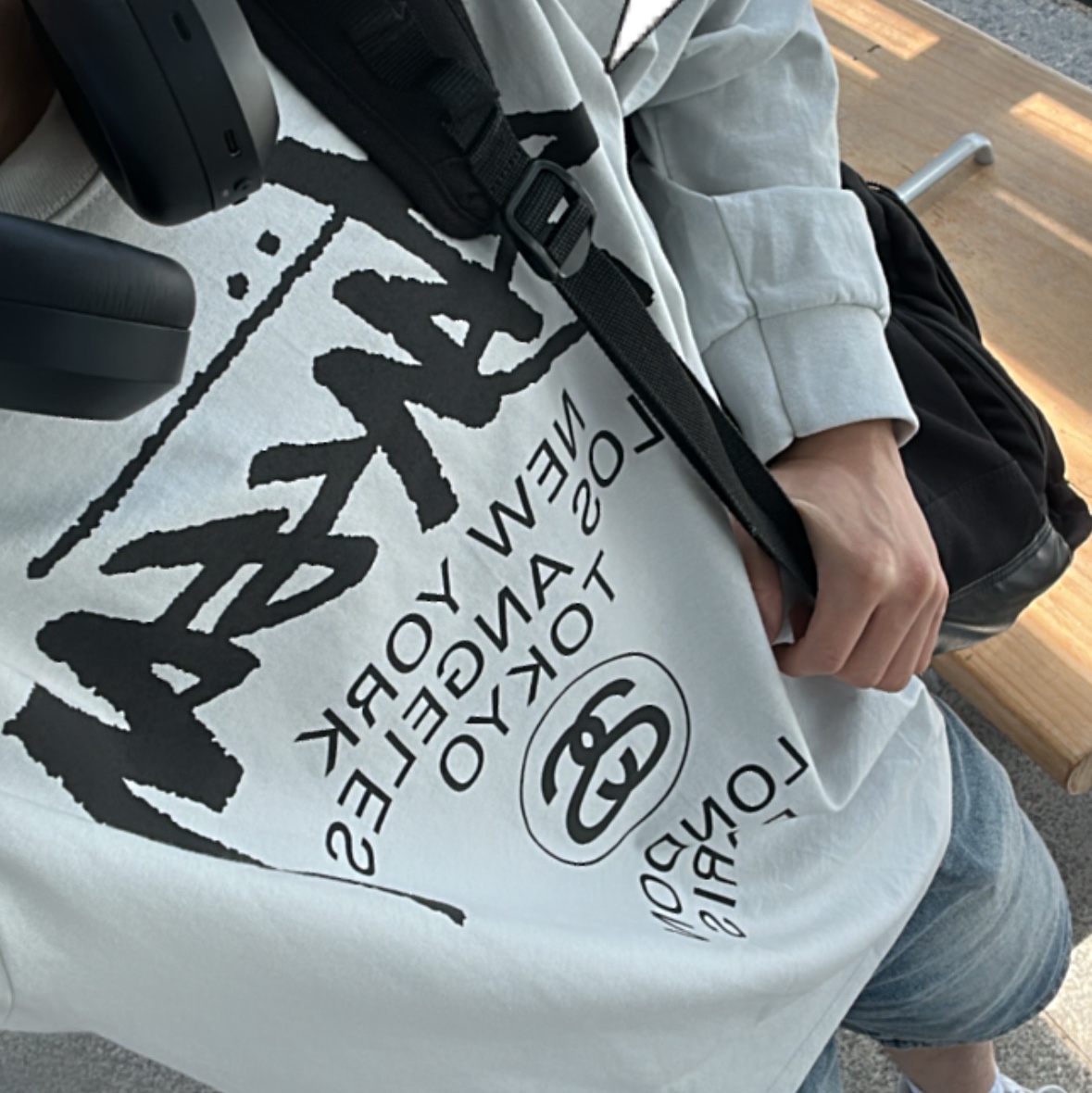 Stussy World Tour LS T-Shirt Fog 2024 착용 스타일