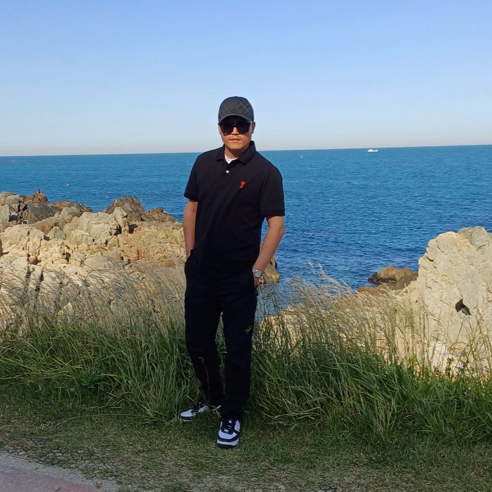 Gucci Original GG Baseball Hat with Web Black, AMI de Coeur Polo Shirt Heather Evergreen 착용 스타일 - 3