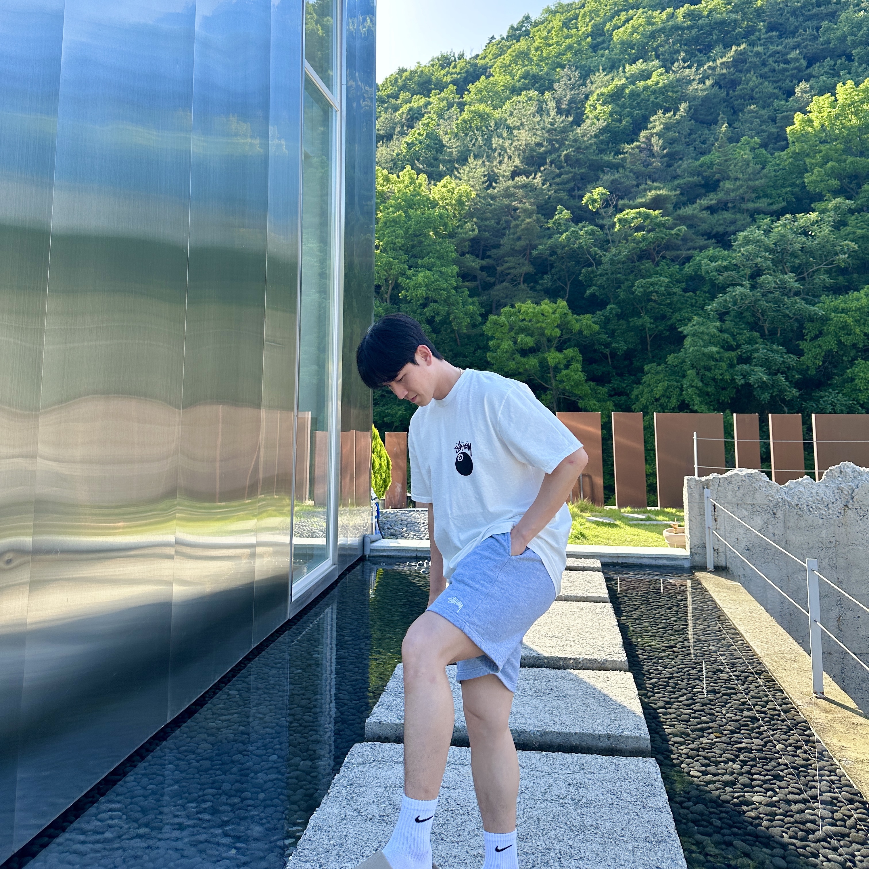 Adidas Yeezy Slide Pure - Re-Release Ver., Stussy 8 Ball Pigment Dyed T-Shirt Natural 착용 스타일 - 1
