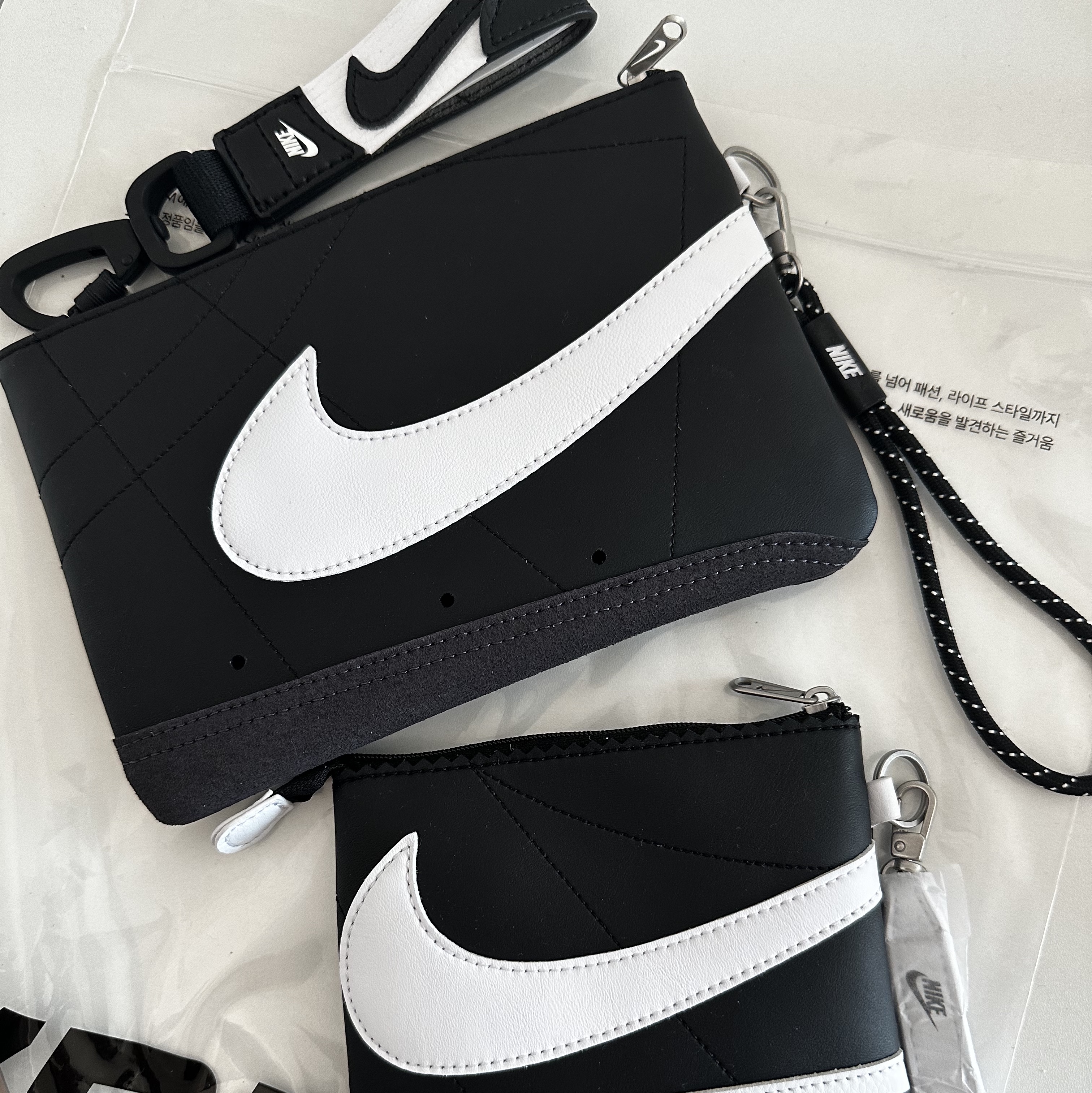 Nike Icon Cortez Wristlet Black White, Nike Icon Blazer Wristlet Black 착용 스타일