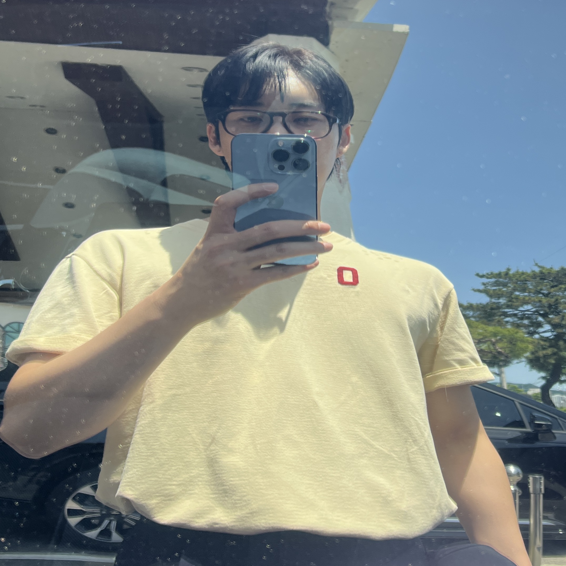 N ARCHIVE 80'S Military Archive Damage Garments T-Shirt Beige 착용 스타일 - 2