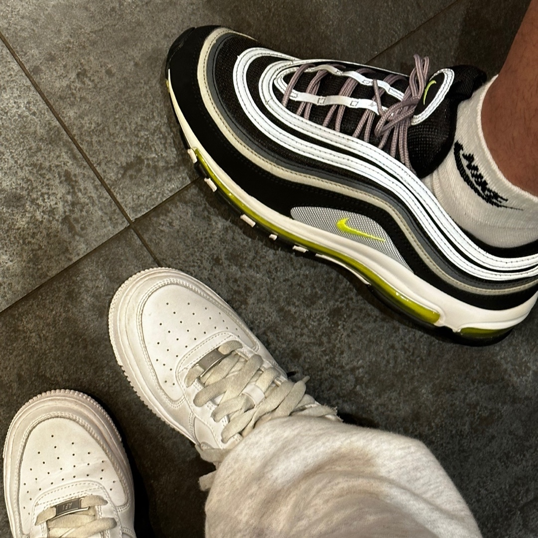 Nike Air Force 1 '07 Low White, Nike Air Max 97 OG Black Volt Asia 착용 스타일