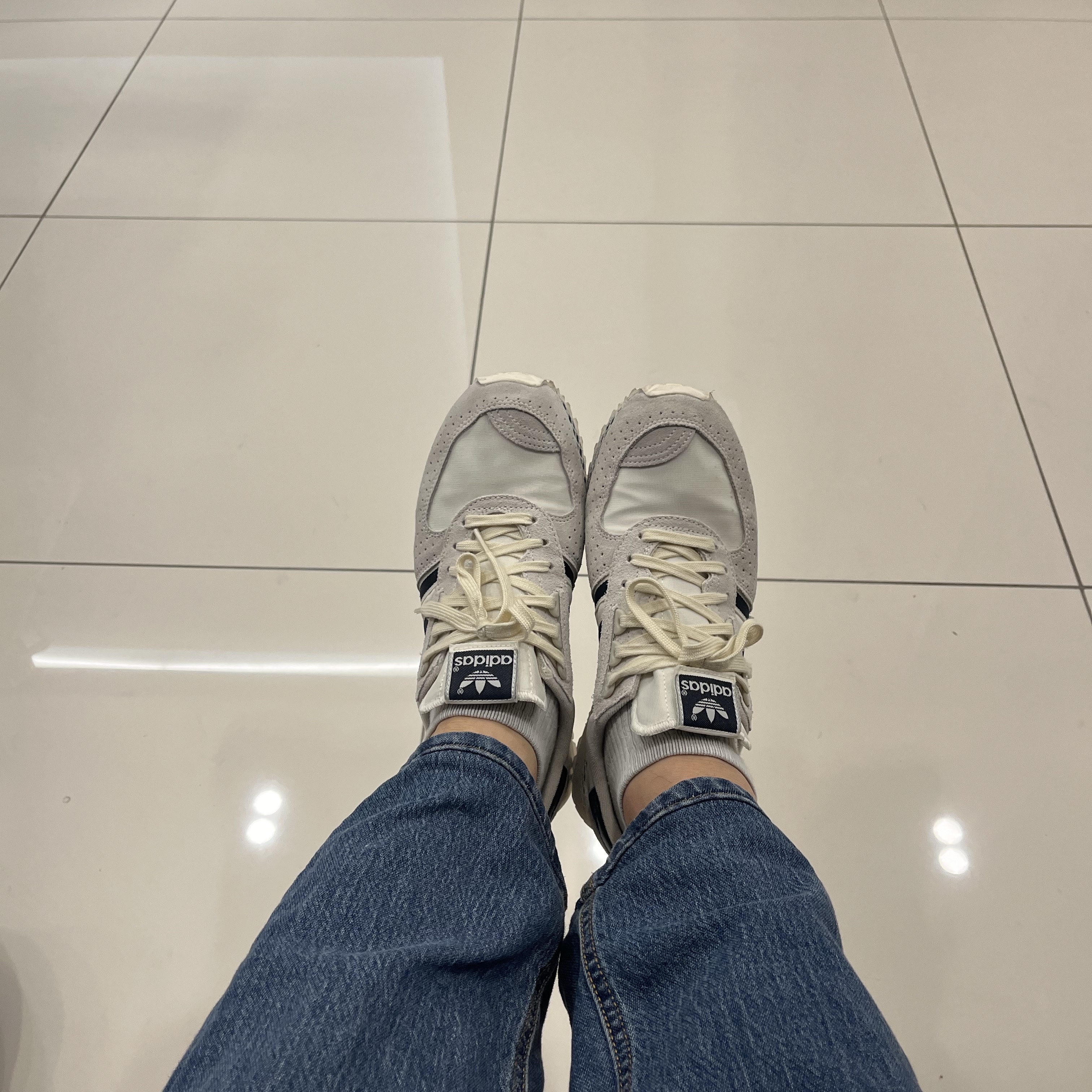 Adidas City Marathon PT Beige Navy 착용 스타일