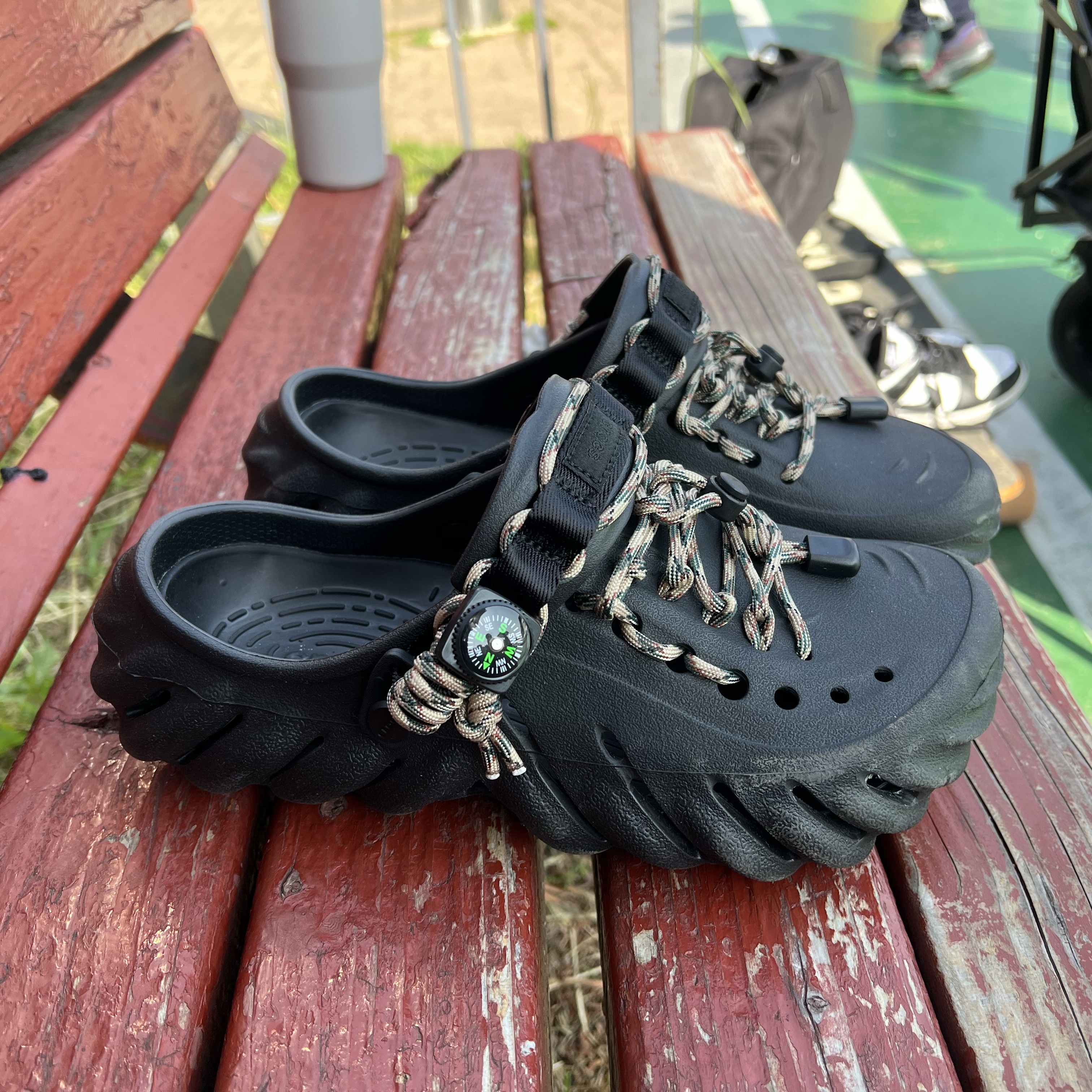 Crocs Echo Clog Black 착용 스타일 - 3