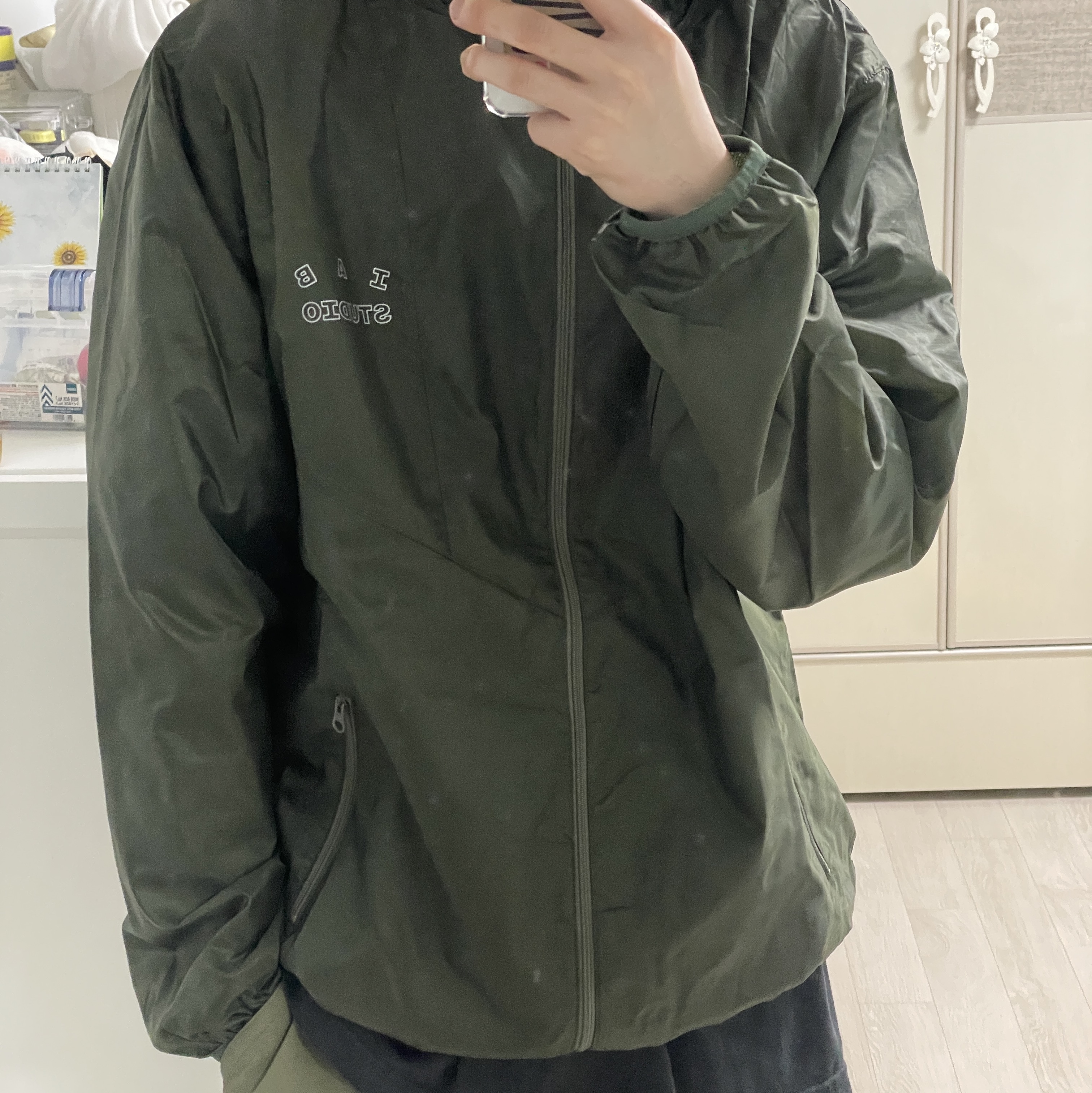 IAB Studio Ripstop Wind Jacket Deep Green 착용 스타일