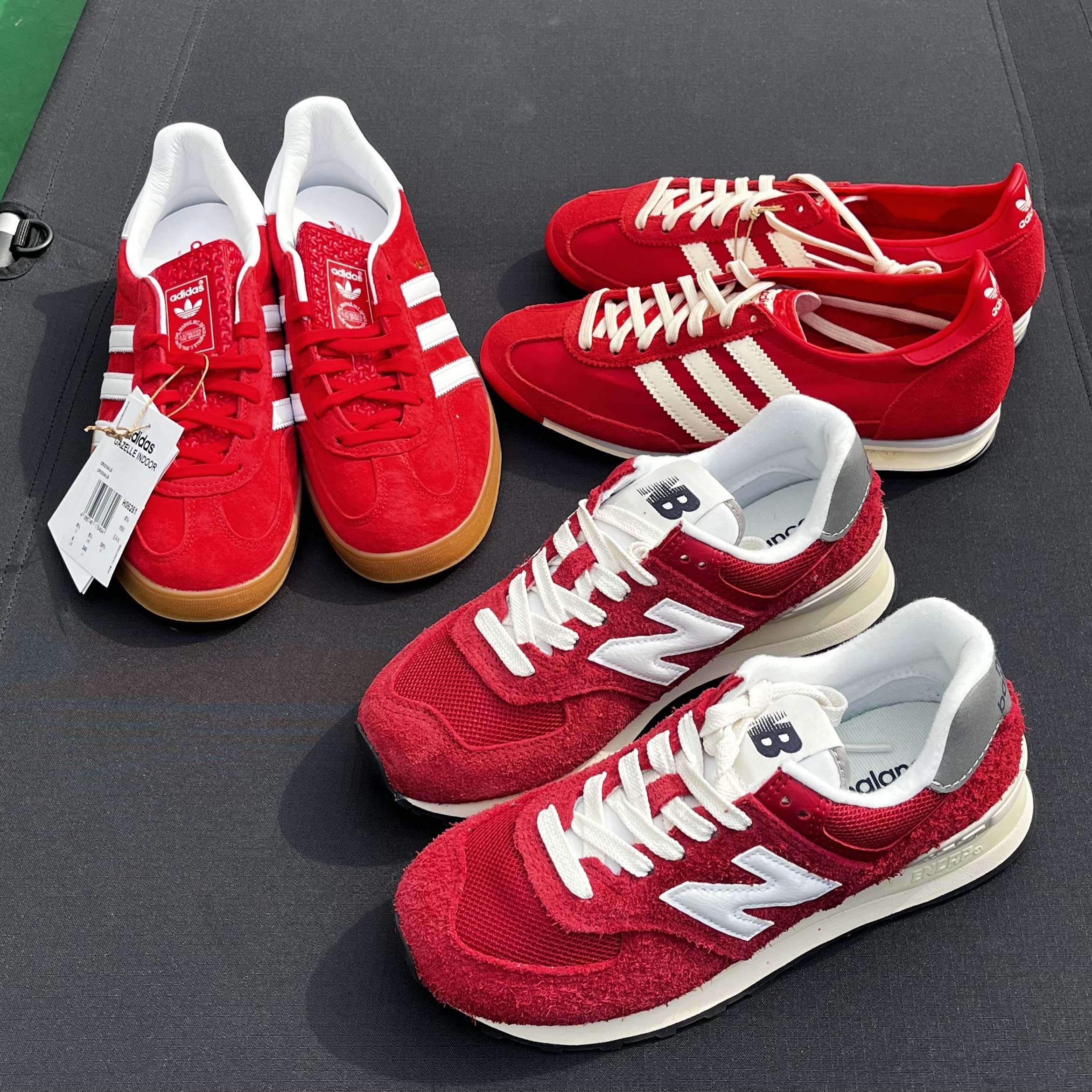 New Balance 574 Heritage Red, (W) Adidas SL 72 OG Better Scarlet Cream White 착용 스타일