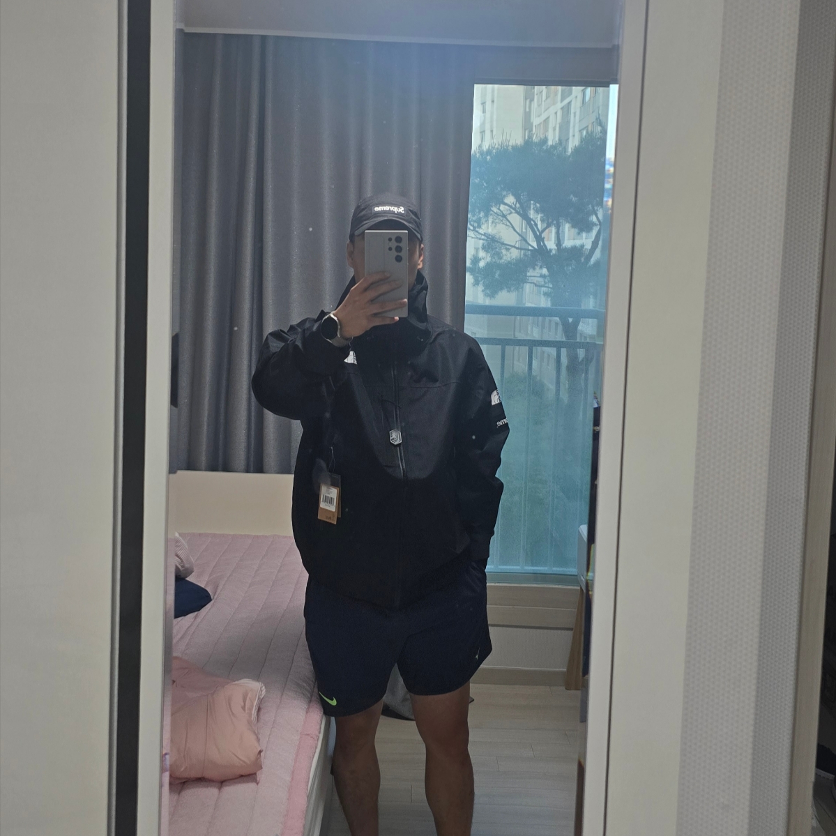 Supreme x The North Face Split Taped Seam Shell Jacket Black - 24SS 착용 스타일 - 1