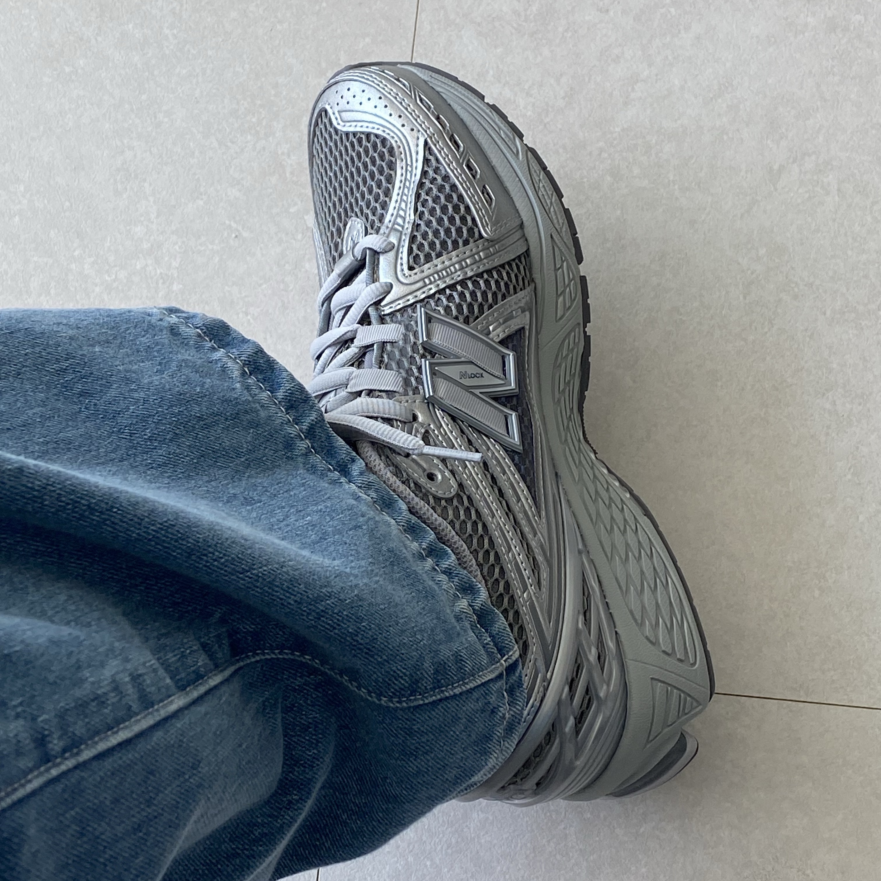 New Balance 1906R Harbor Grey Silver Metalic 착용 스타일