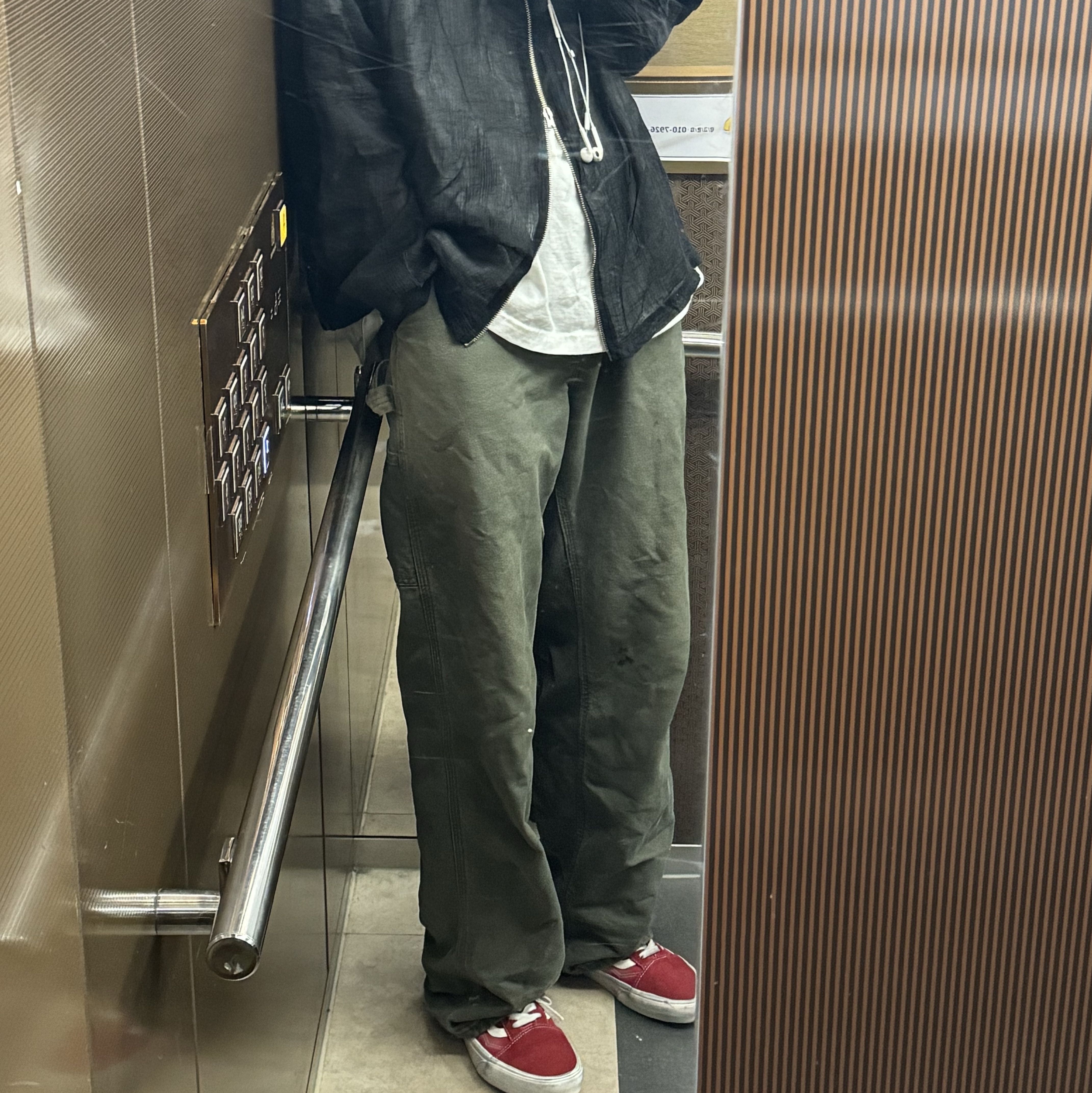 Our Legacy Shrunken Full zip Polo Rayon Plait Black, Vans Old Skool Wave Washed Red 착용 스타일