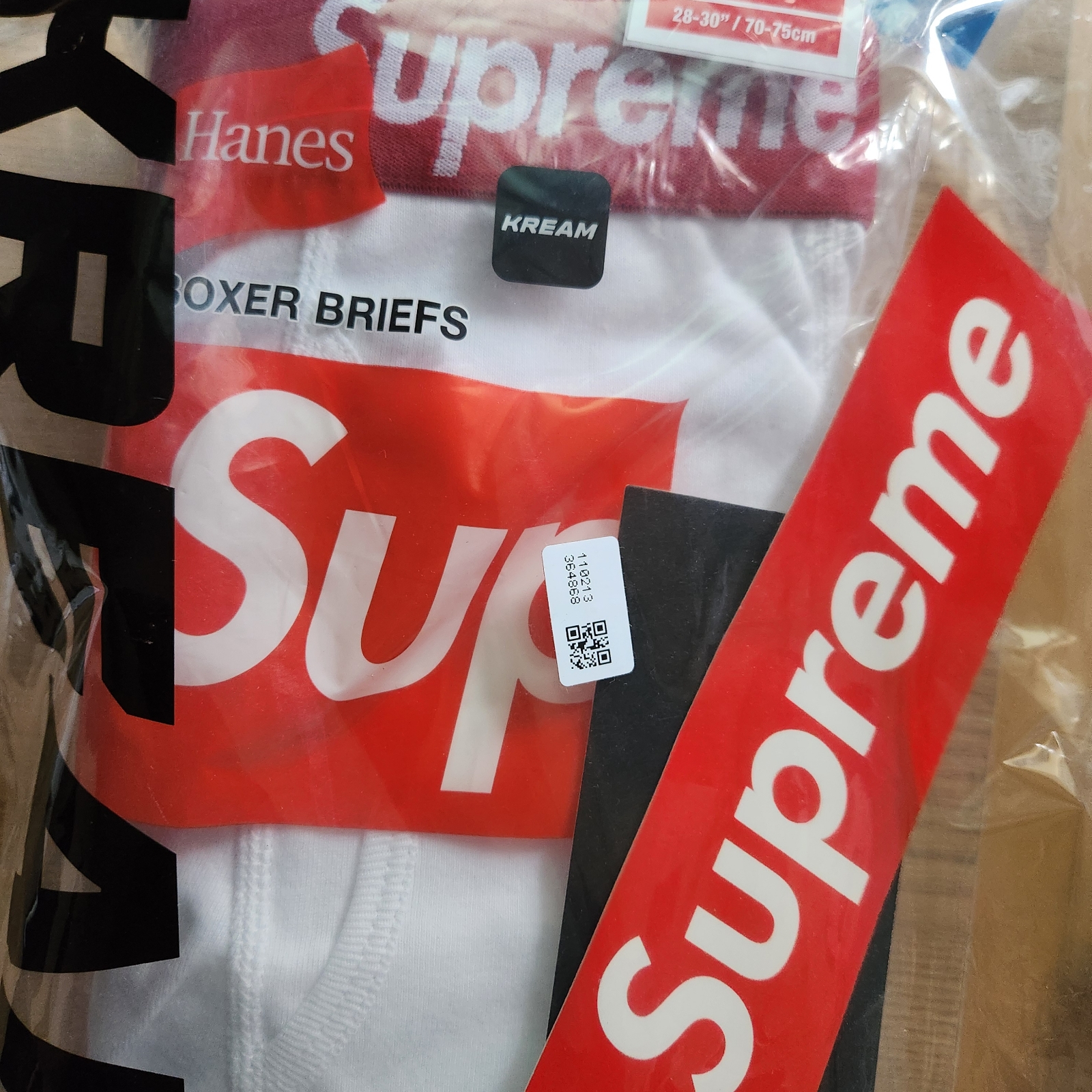Supreme Hanes Boxer Briefs White (4 Pack) 착용 스타일