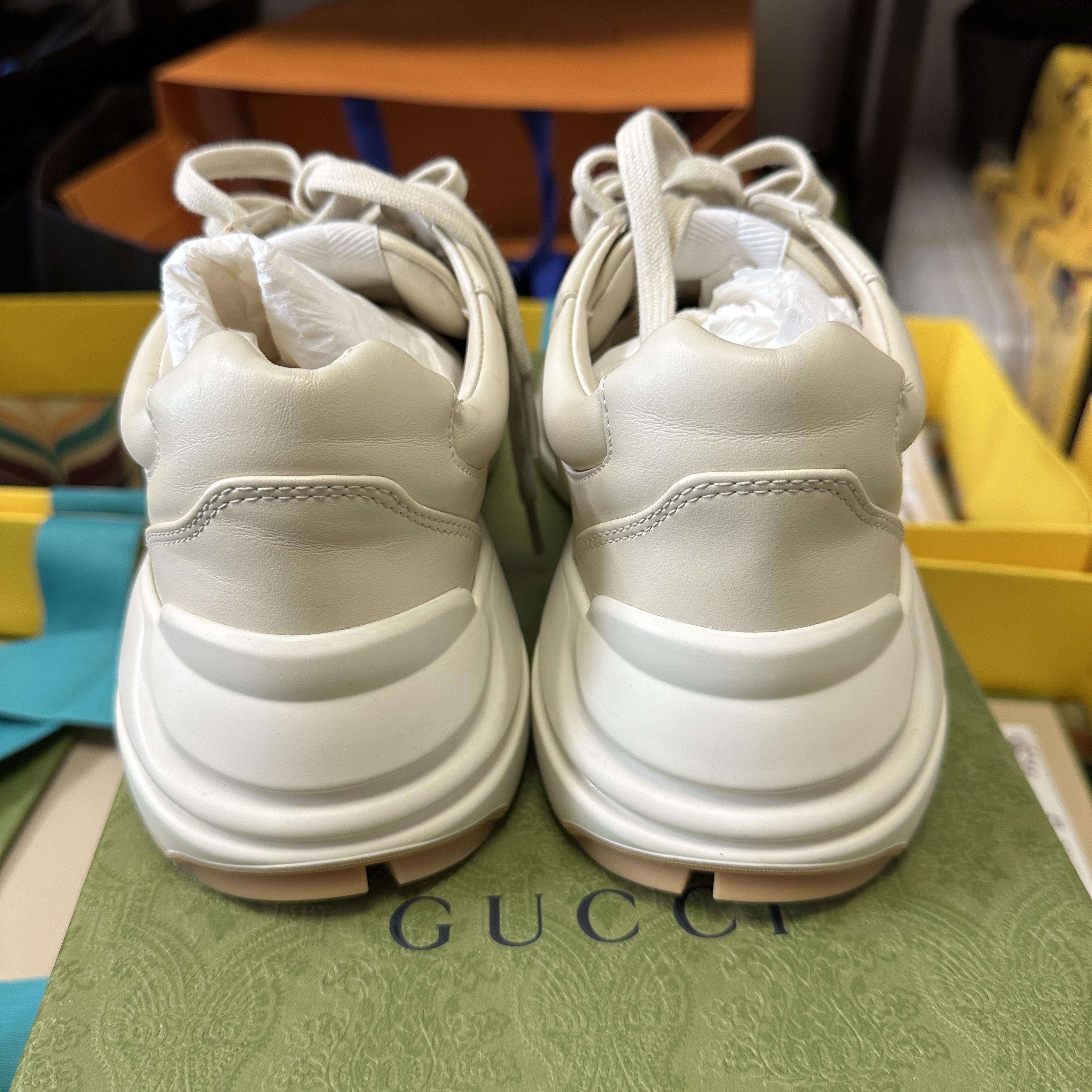 (W) Gucci Rhyton 25 Sneakers 착용 스타일 - 4