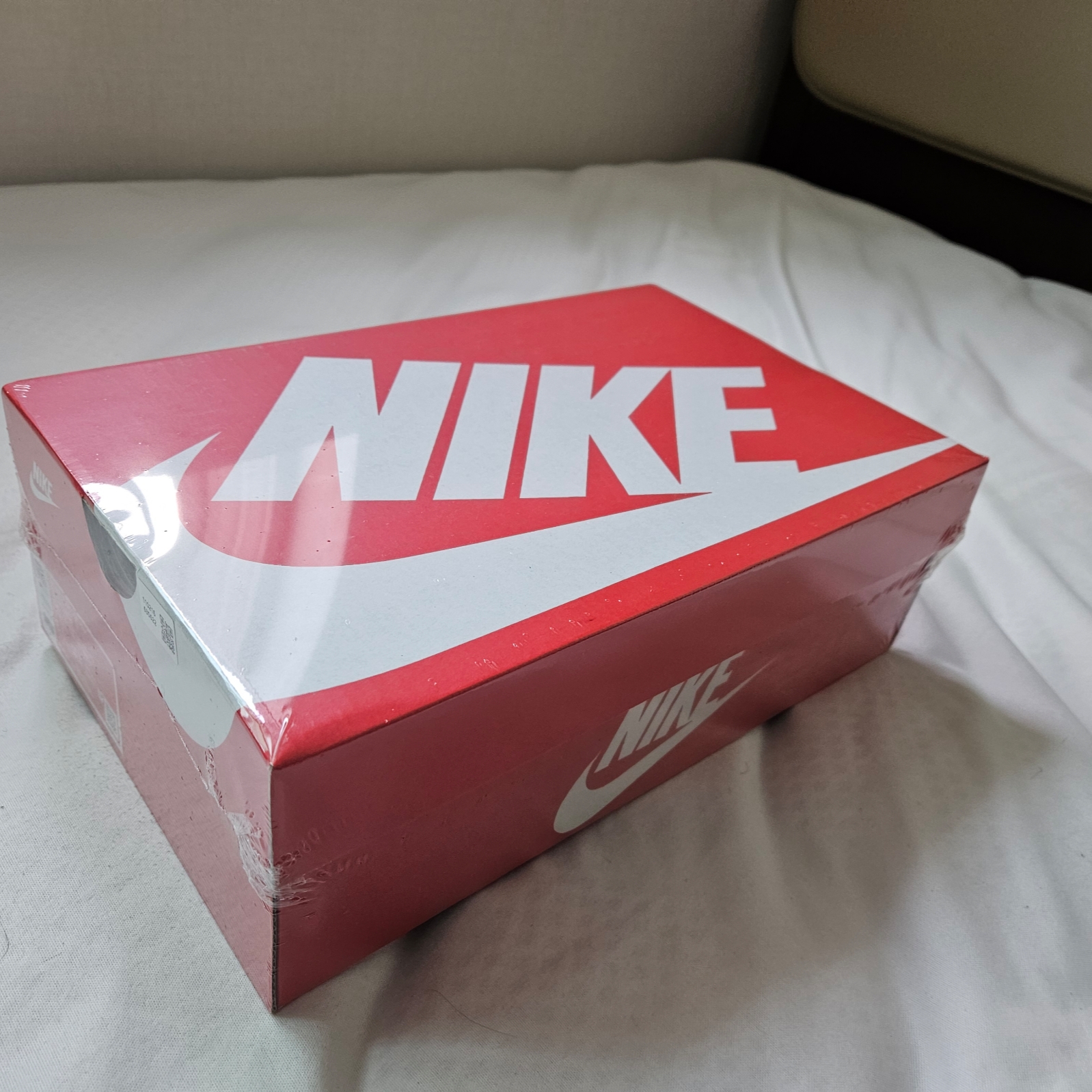 (W) Nike Dunk Low PRM Midnight Navy and White 착용 스타일 - 1