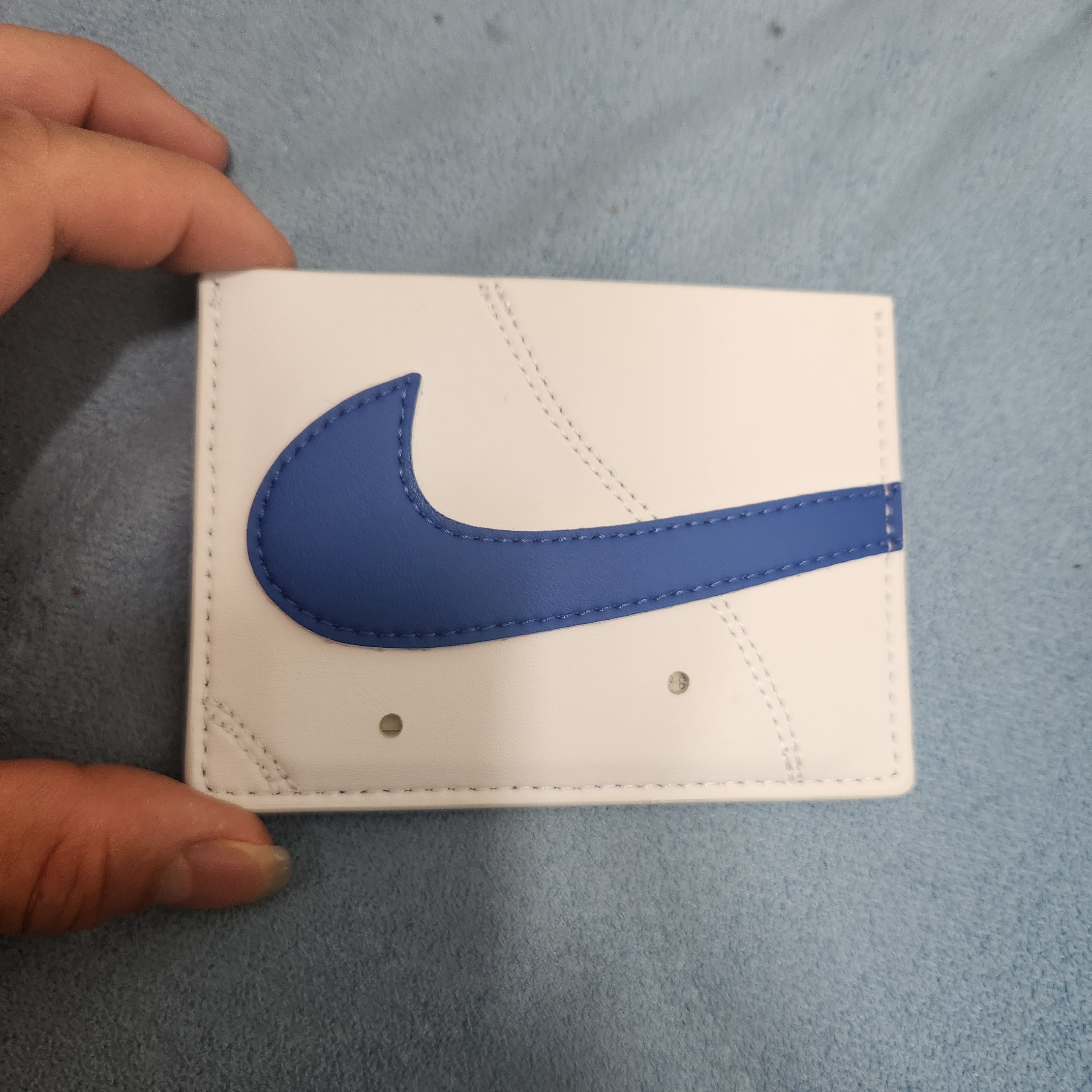 Nike Icon Air Force 1 Card Wallet White 착용 스타일 - 1
