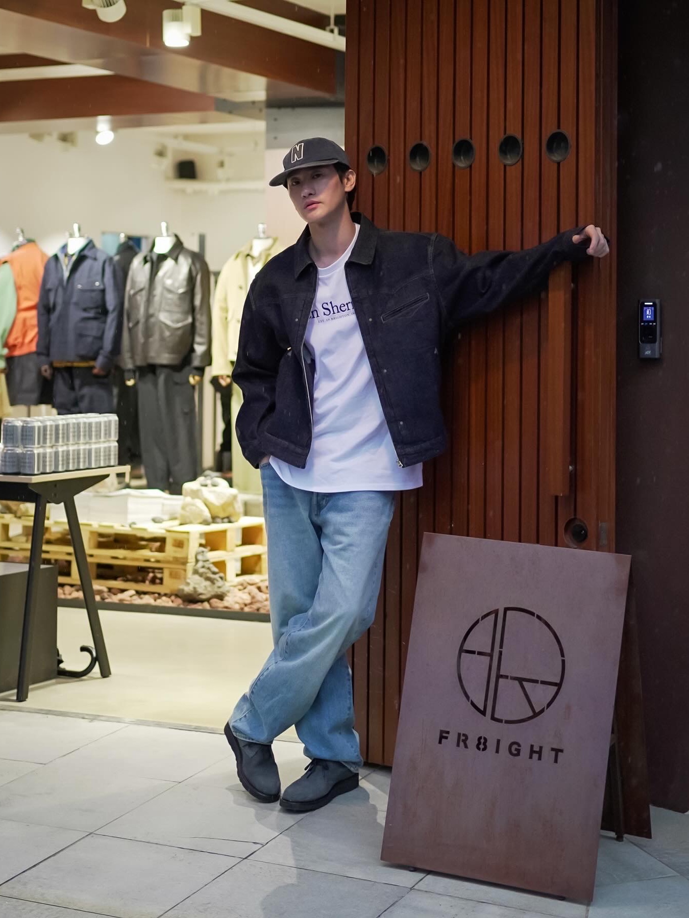 Levi's x Beams Stay Loose 1944 Denim Jeans Vintage Wash 착용 스타일 - 1