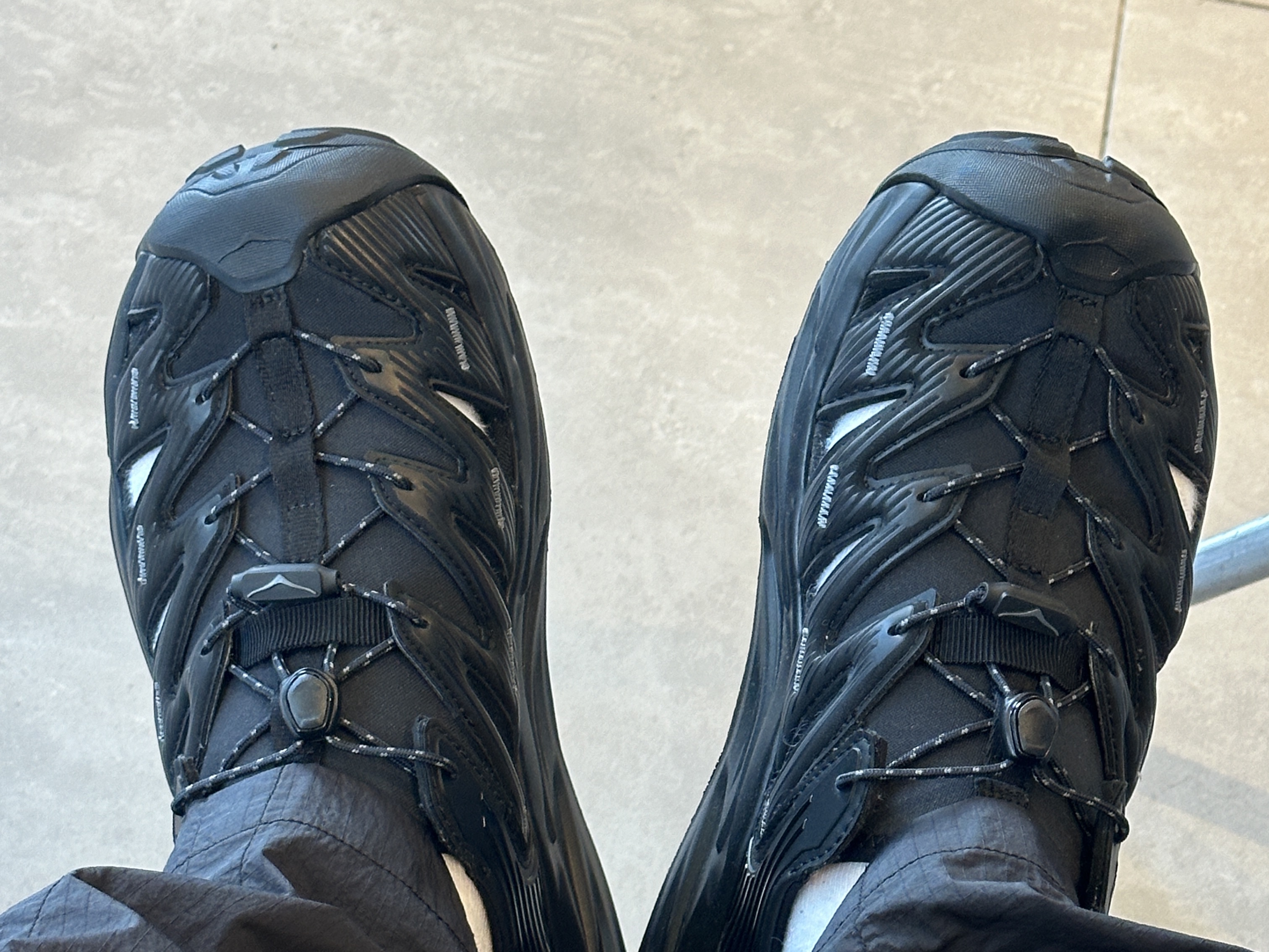 Hoka Hopara Black 착용 스타일 - 3