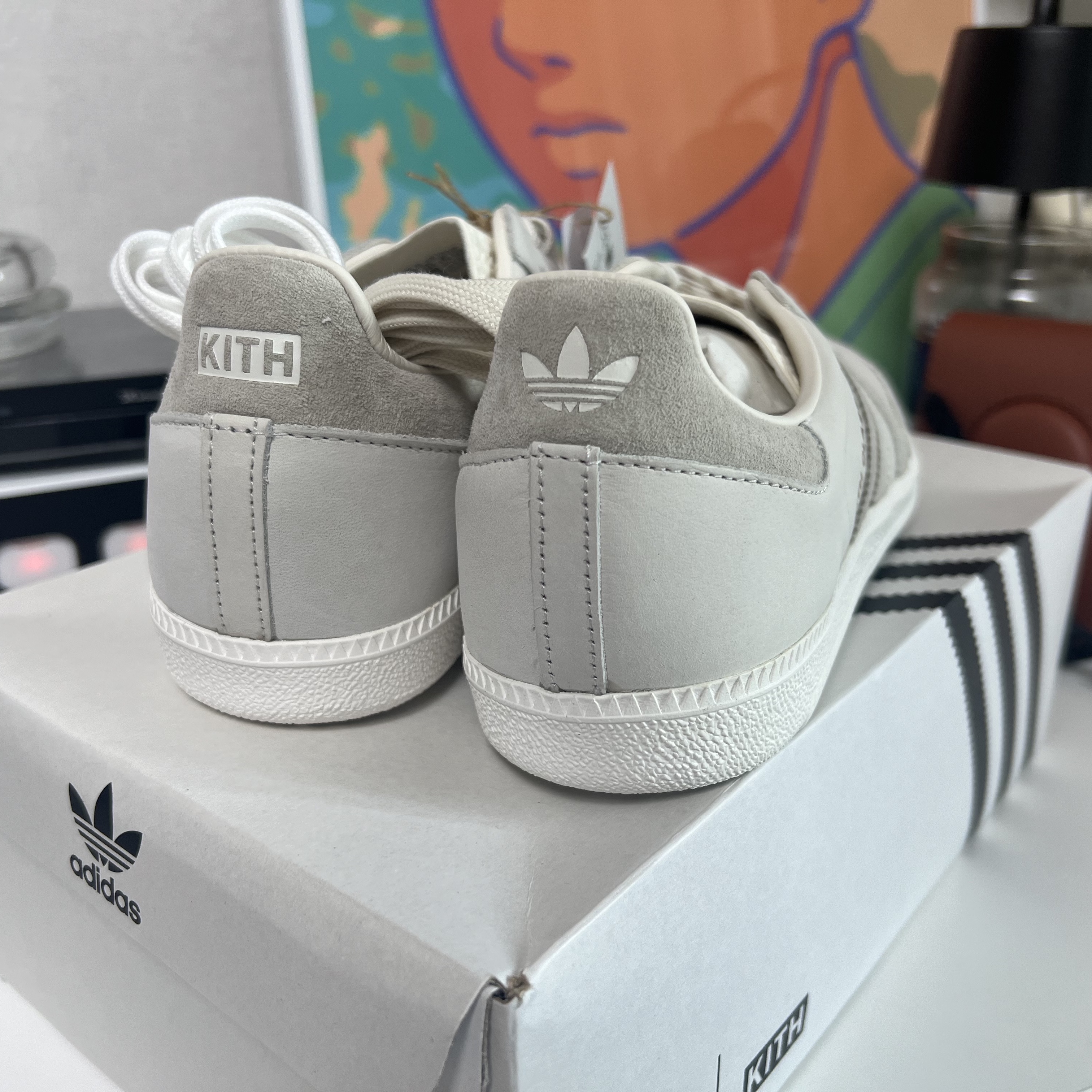 Adidas x Kith Samba Cloud White Off White 착용 스타일 - 3