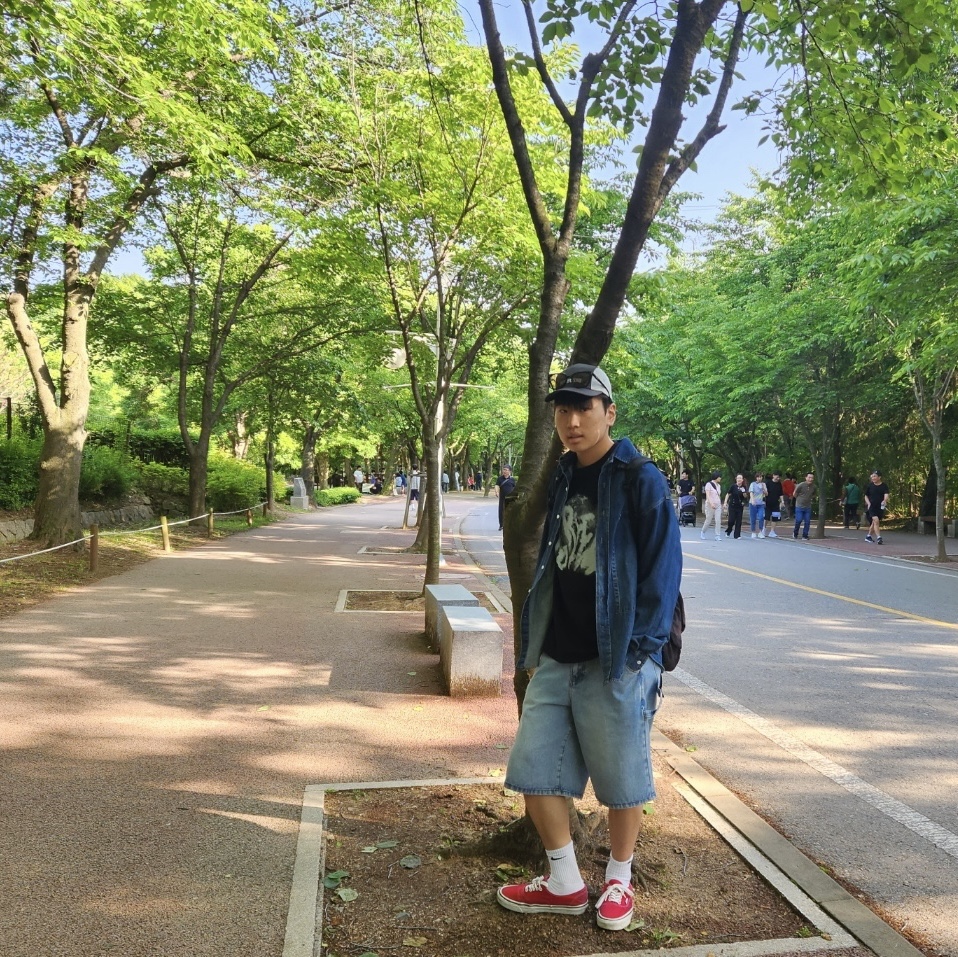 반스 볼트 OG 어센틱 LX 레드 착용 스타일 - 1