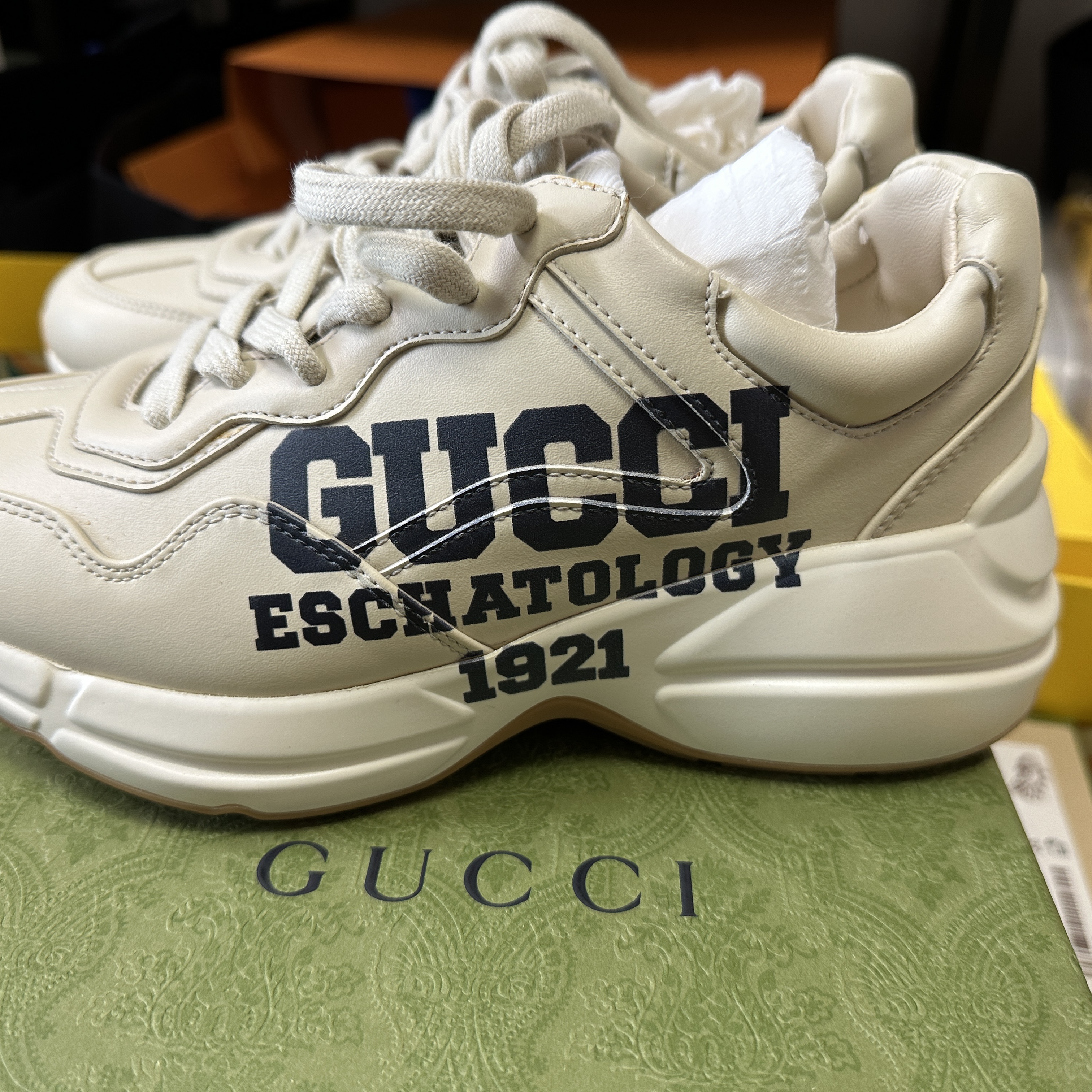 (W) Gucci Rhyton 25 Sneakers 착용 스타일 - 3