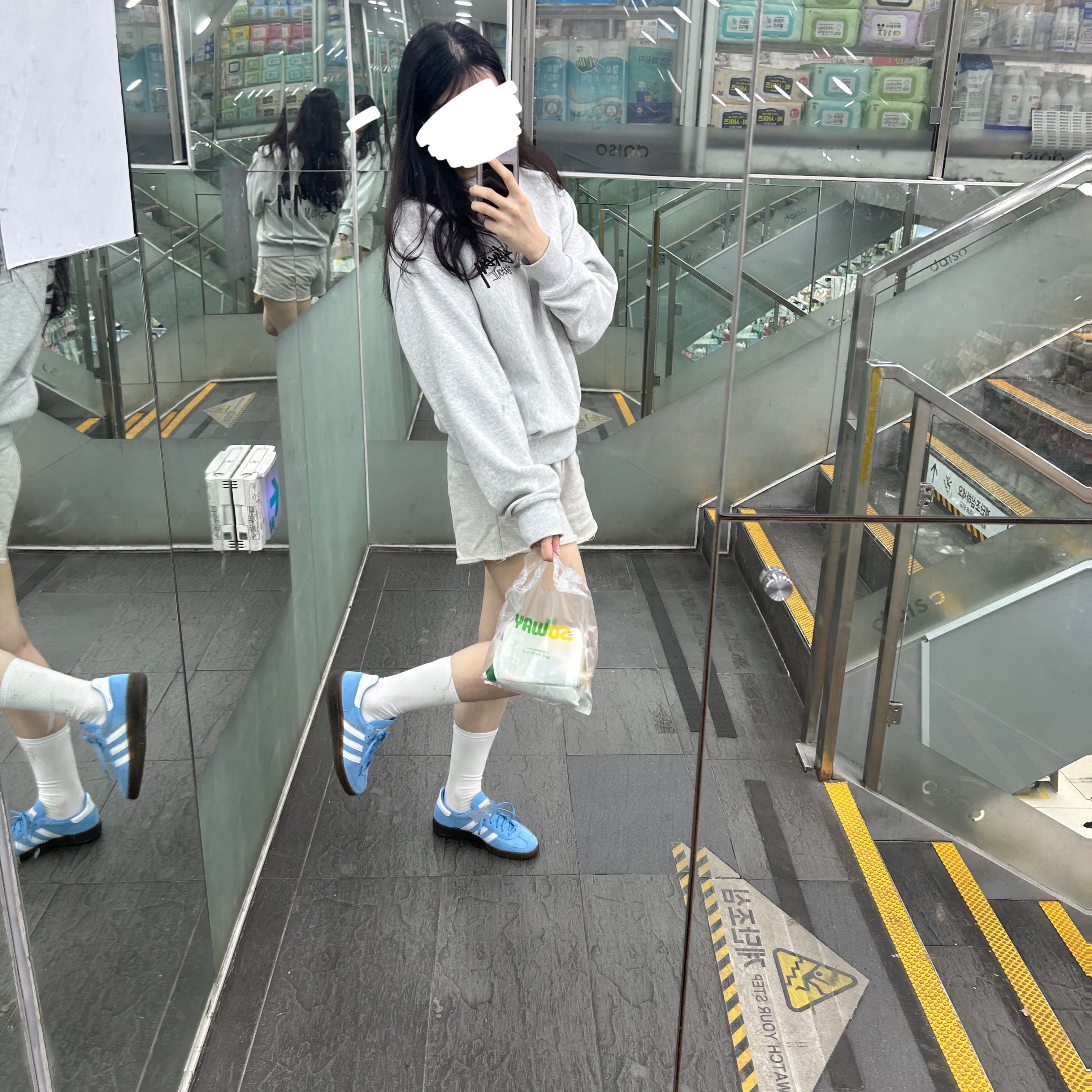 Adidas Spezial Handball Light Blue, Stussy Stock Seoul Crew Ash Heather 2023 착용 스타일 - 1