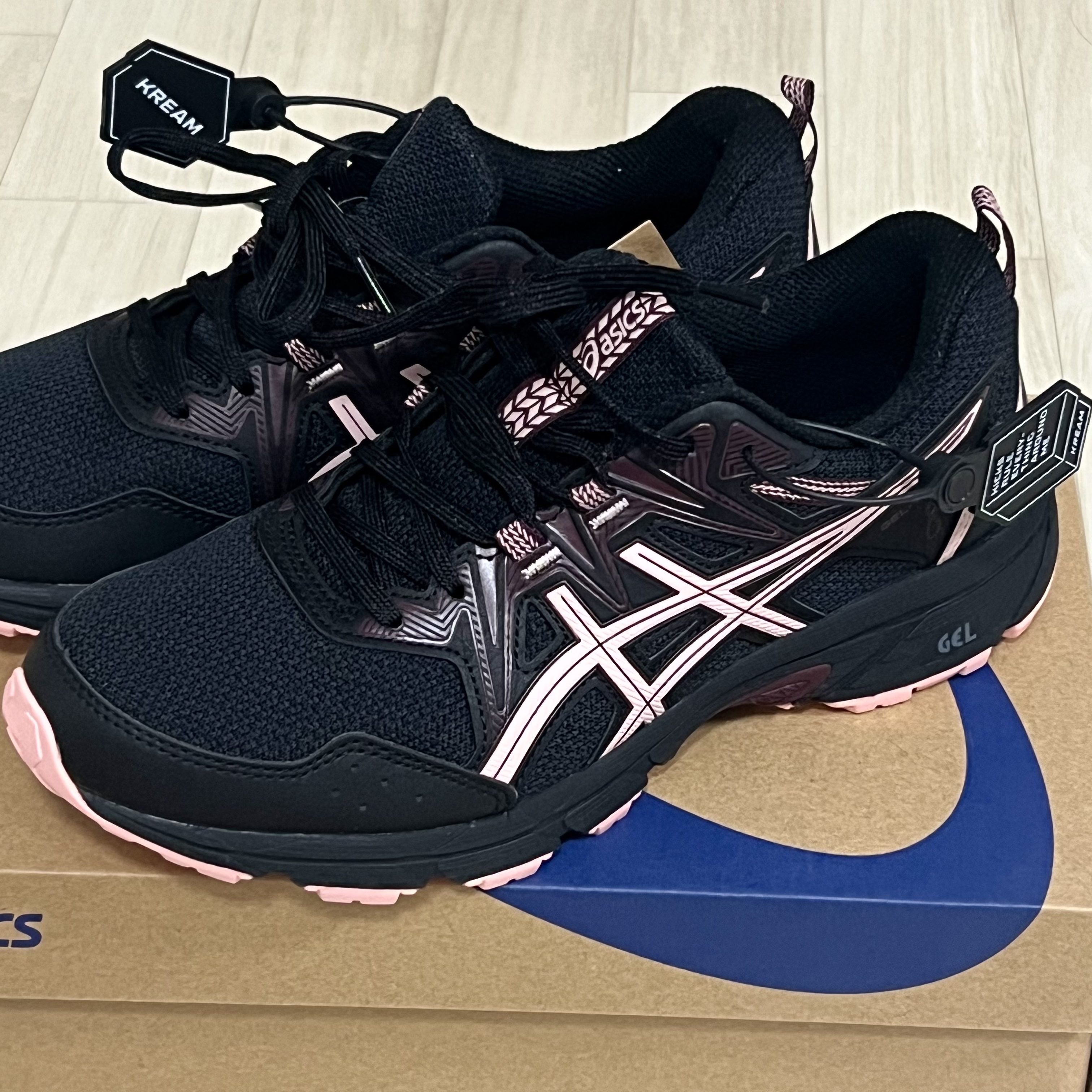 (W) Asics Gel-Venture 8 Black Frosted Rose 착용 스타일 - 1