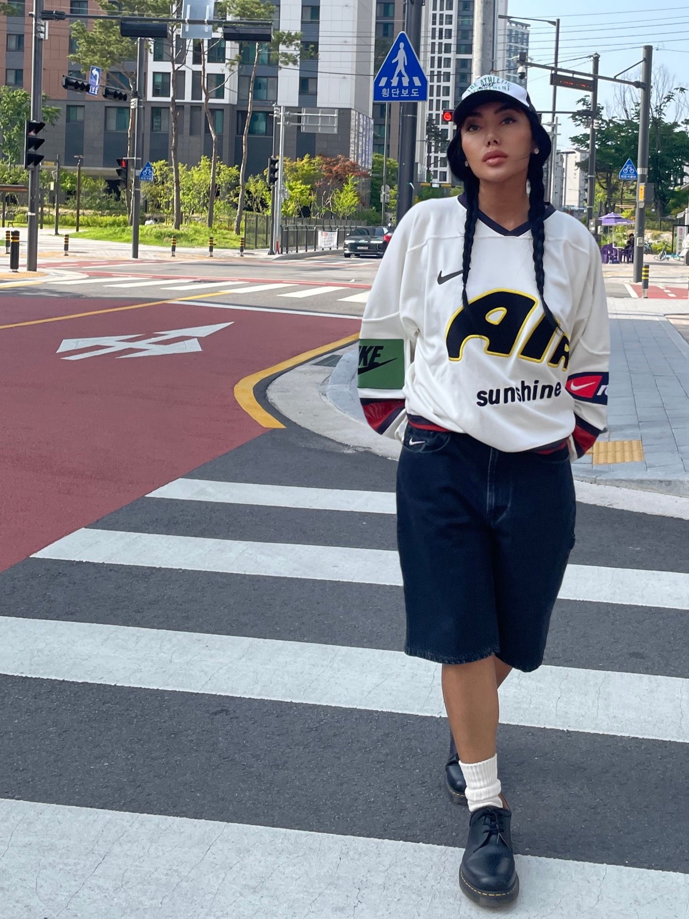 Supreme x Nike Denim Short Black - 24SS, Nike x Cactus Plant Flea Market Hockey Jersey White 착용 스타일 - 1