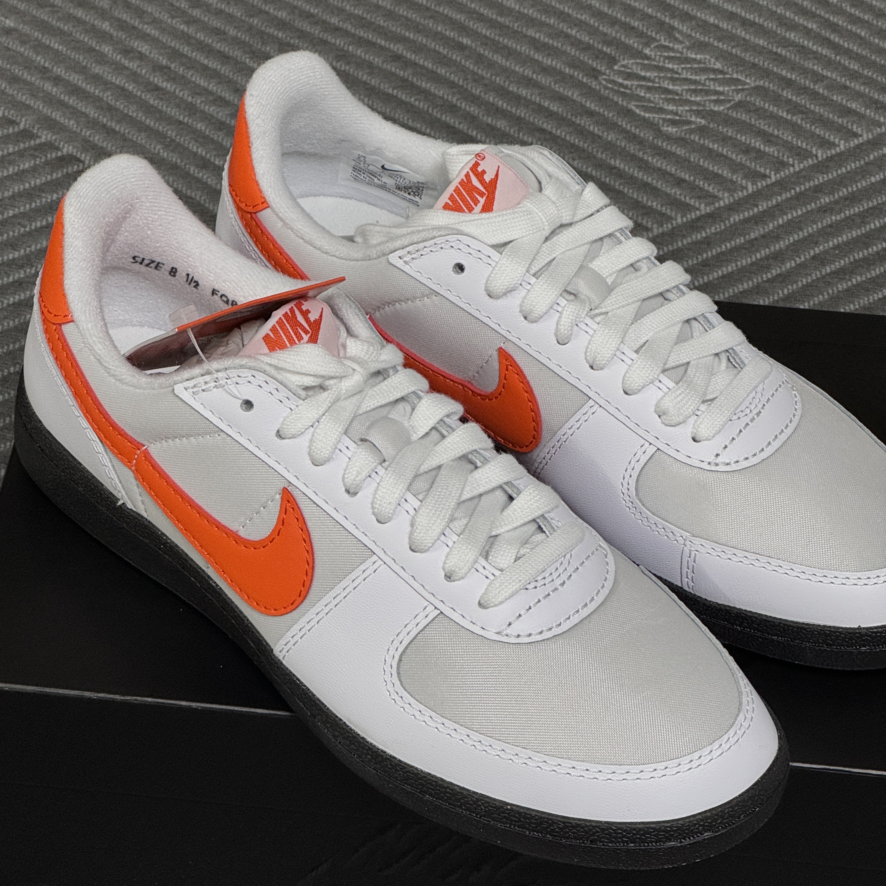 Nike Field General 82 SP White and Orange Blaze 착용 스타일 - 1